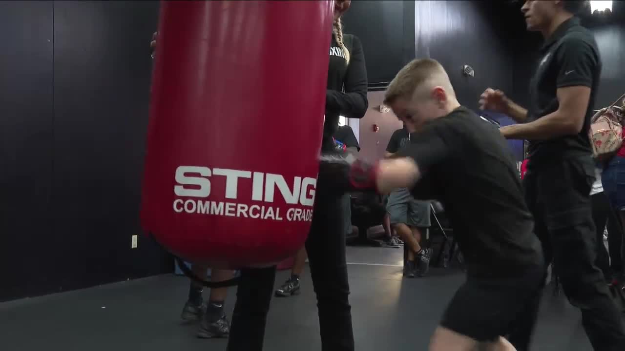 Boynton Beach Police partners with boxing gym to teach kids fundamental skills