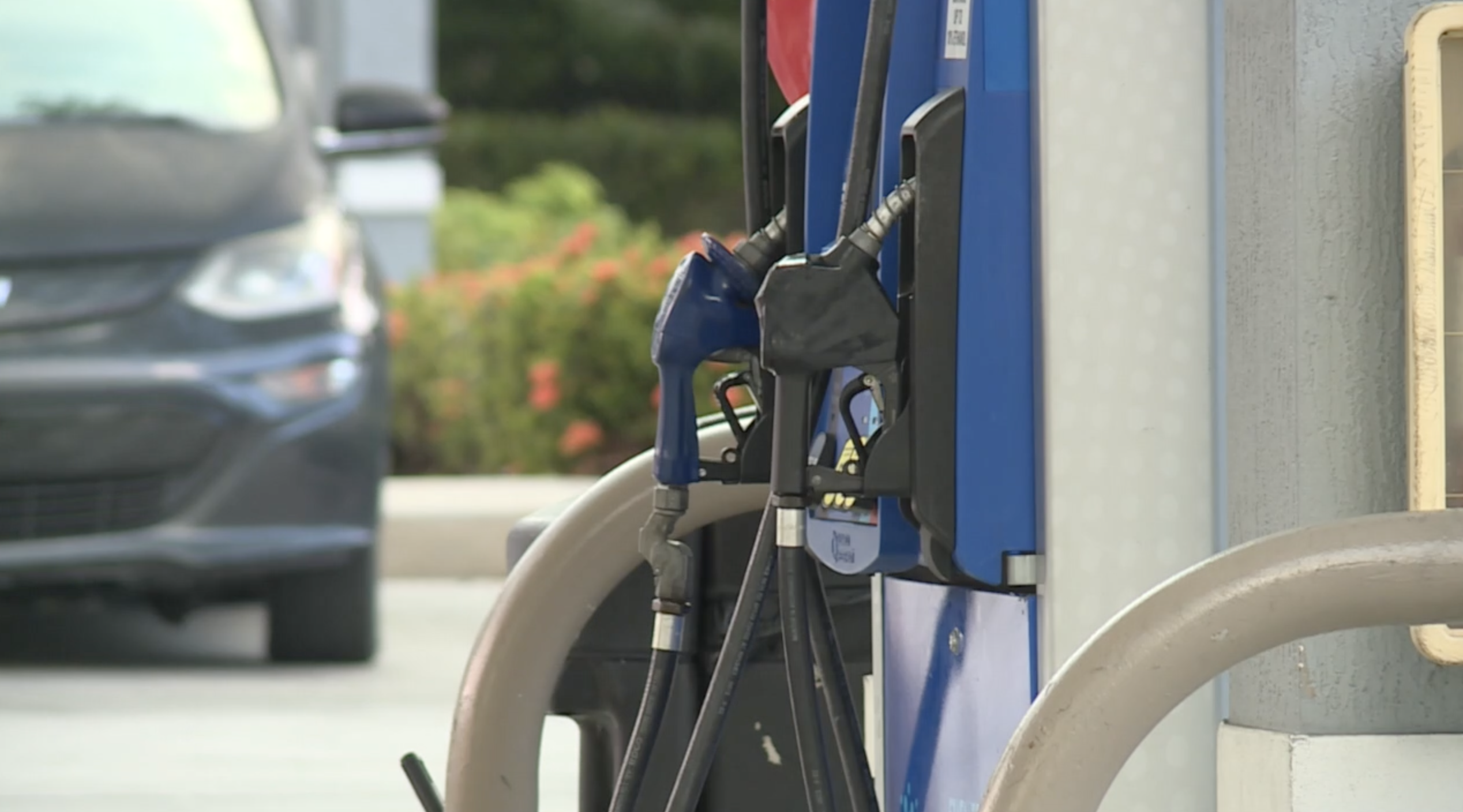 В Флориде открыли расследование после того, как заправка Mobil ошибочно отдала дизель вместо бензина