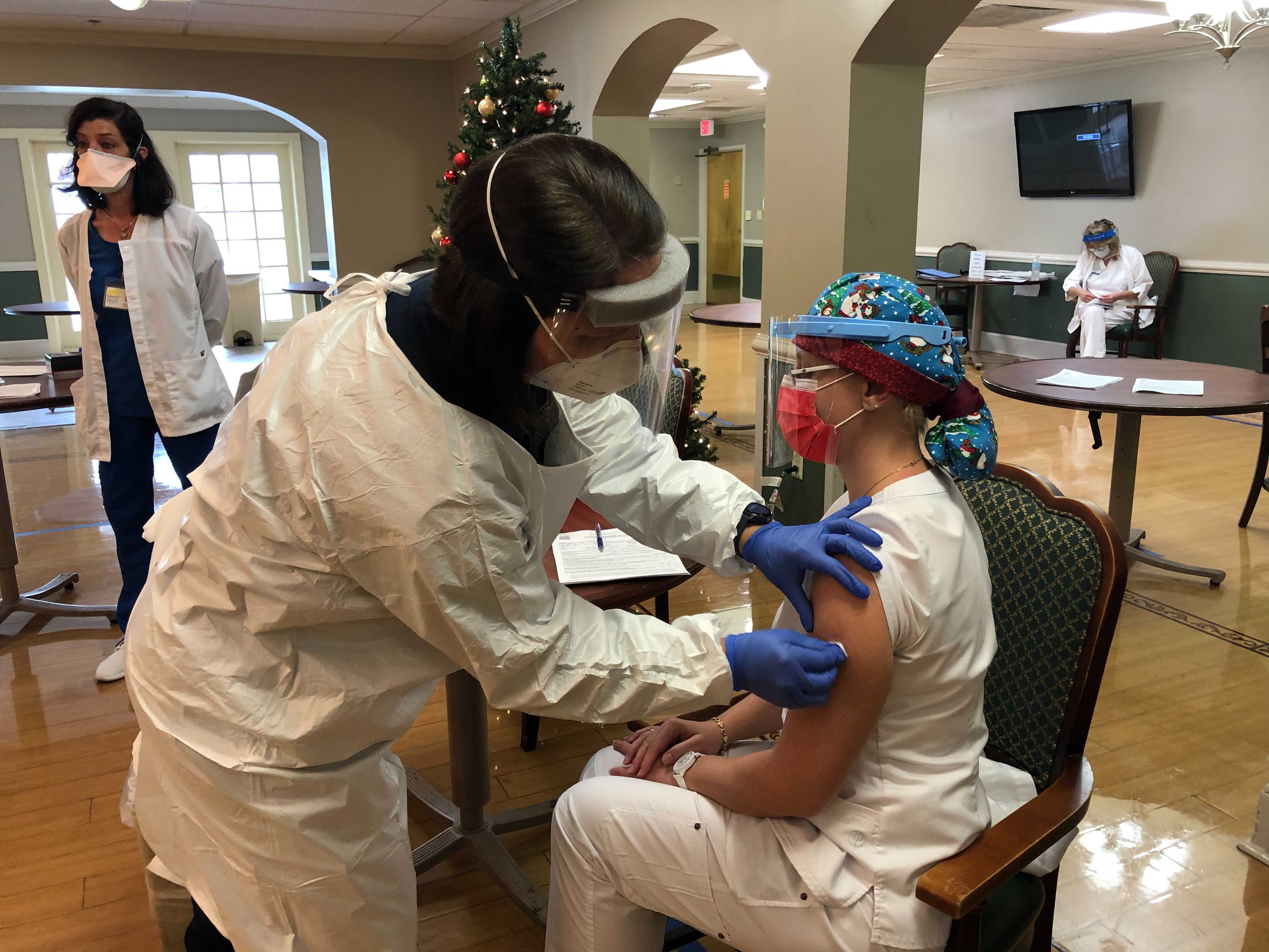 Pinellas nursing homes among the first in the nation to get COVID-19 vaccine - Vimarsana News