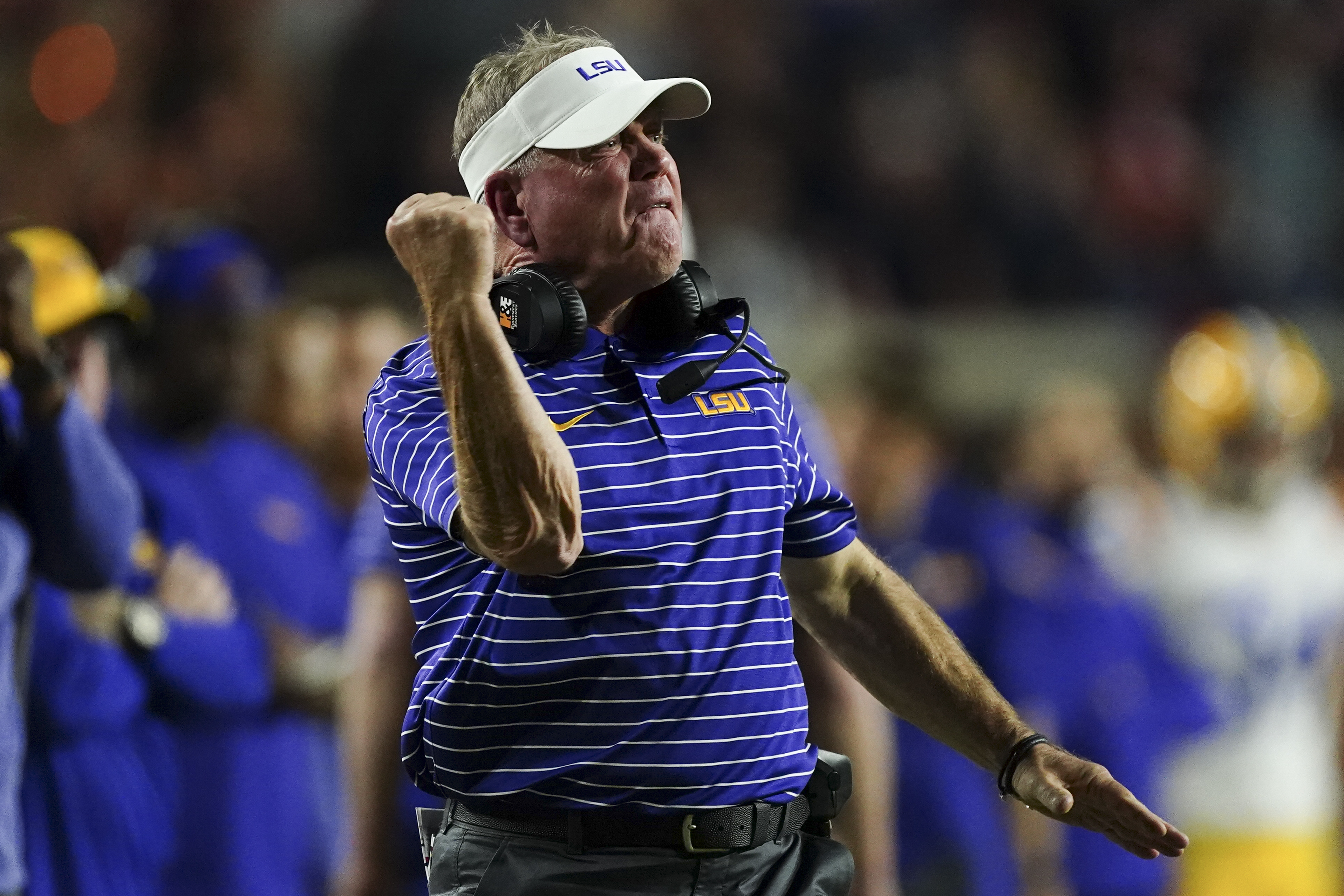 LSU rallies for 4th straight win, 21-17 over Auburn - Vimarsana News