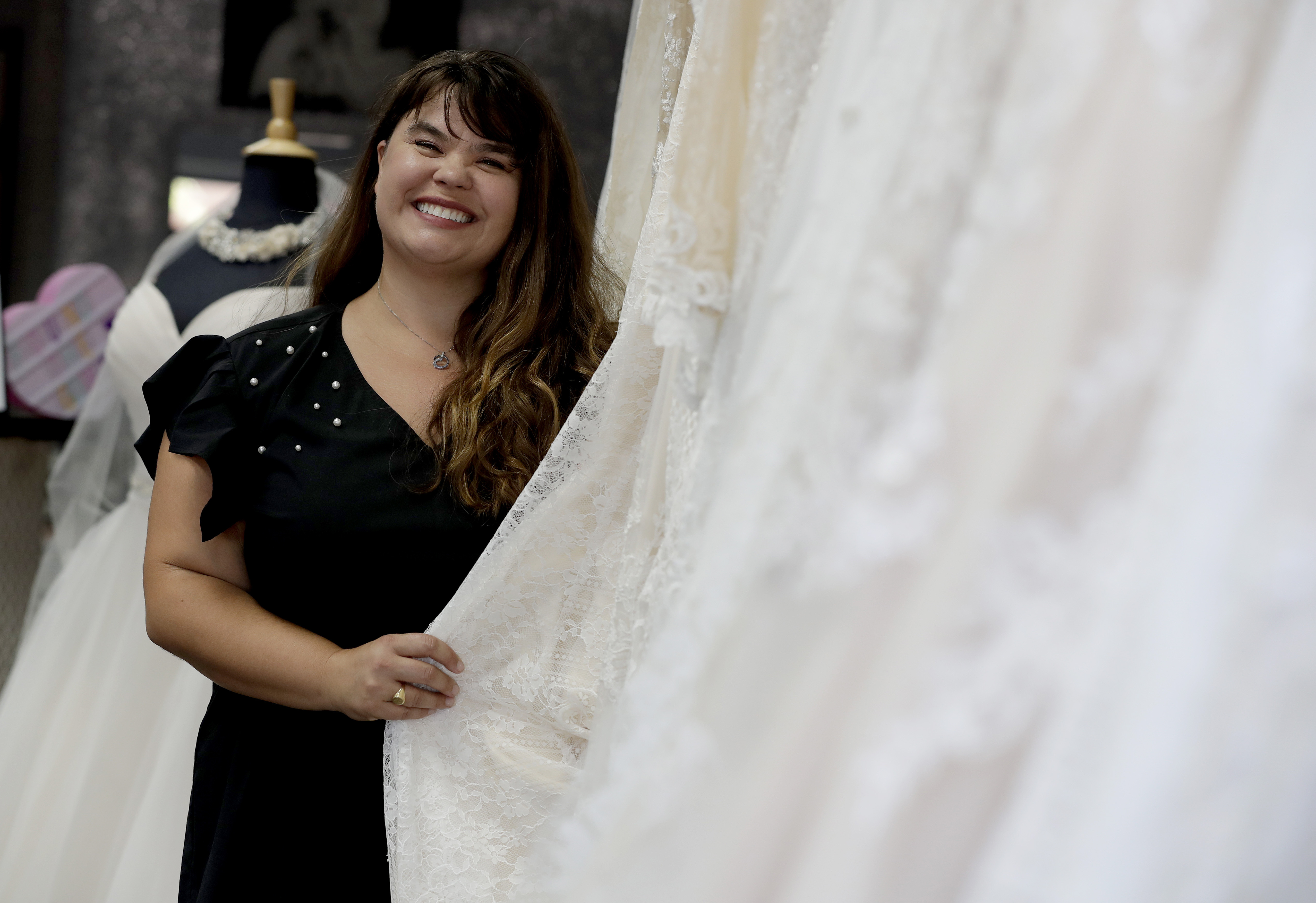 Virginia Beach bridal boutique to show teacher appreciation by gifting free wedding gowns to educators - Vimarsana News