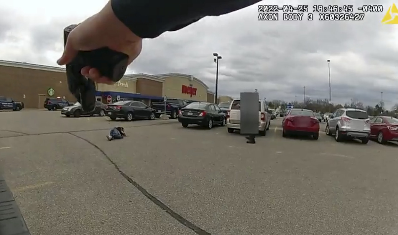 No charges for Michigan police who shot armed man at store - Vimarsana News