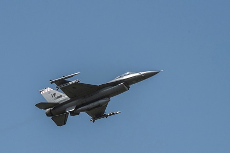 F-16 pilot dies after aircraft crashes in Michigan's Upper Peninsula - Vimarsana News
