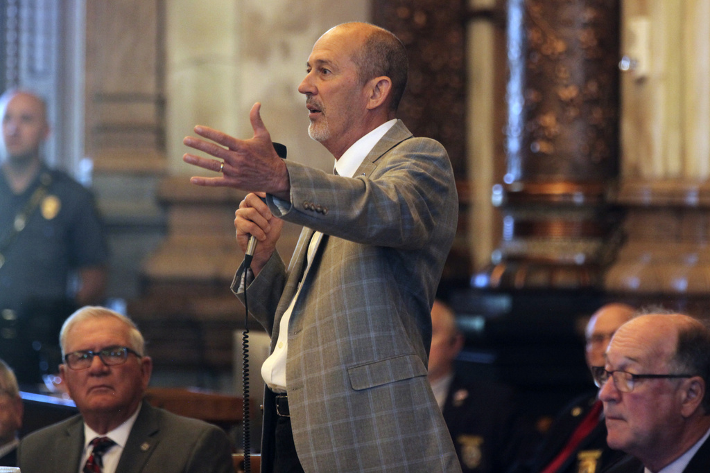Kansas legislators fail to override veto of bill limiting gender-affirming care - Vimarsana News