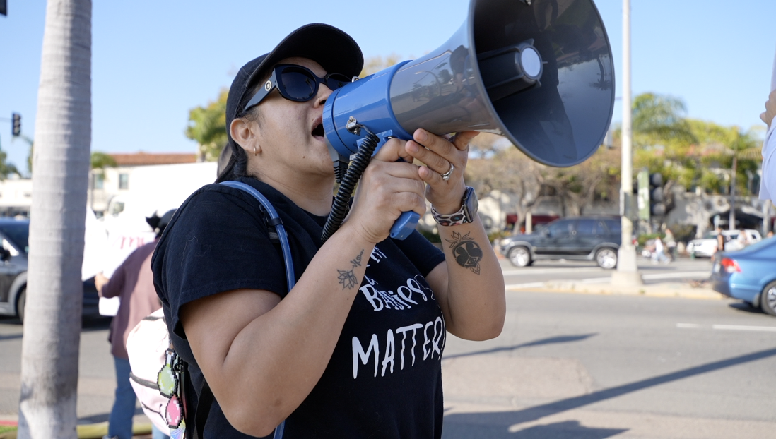 Healthcare workers protest maternity ward closure outside Scripps Health event - Vimarsana News