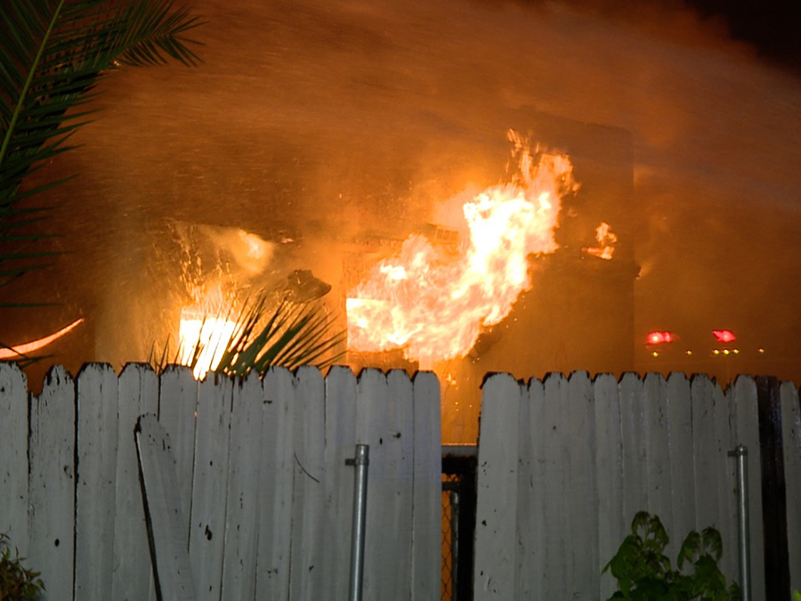 Fire rips through abandoned building in Lemon Grove - Vimarsana News