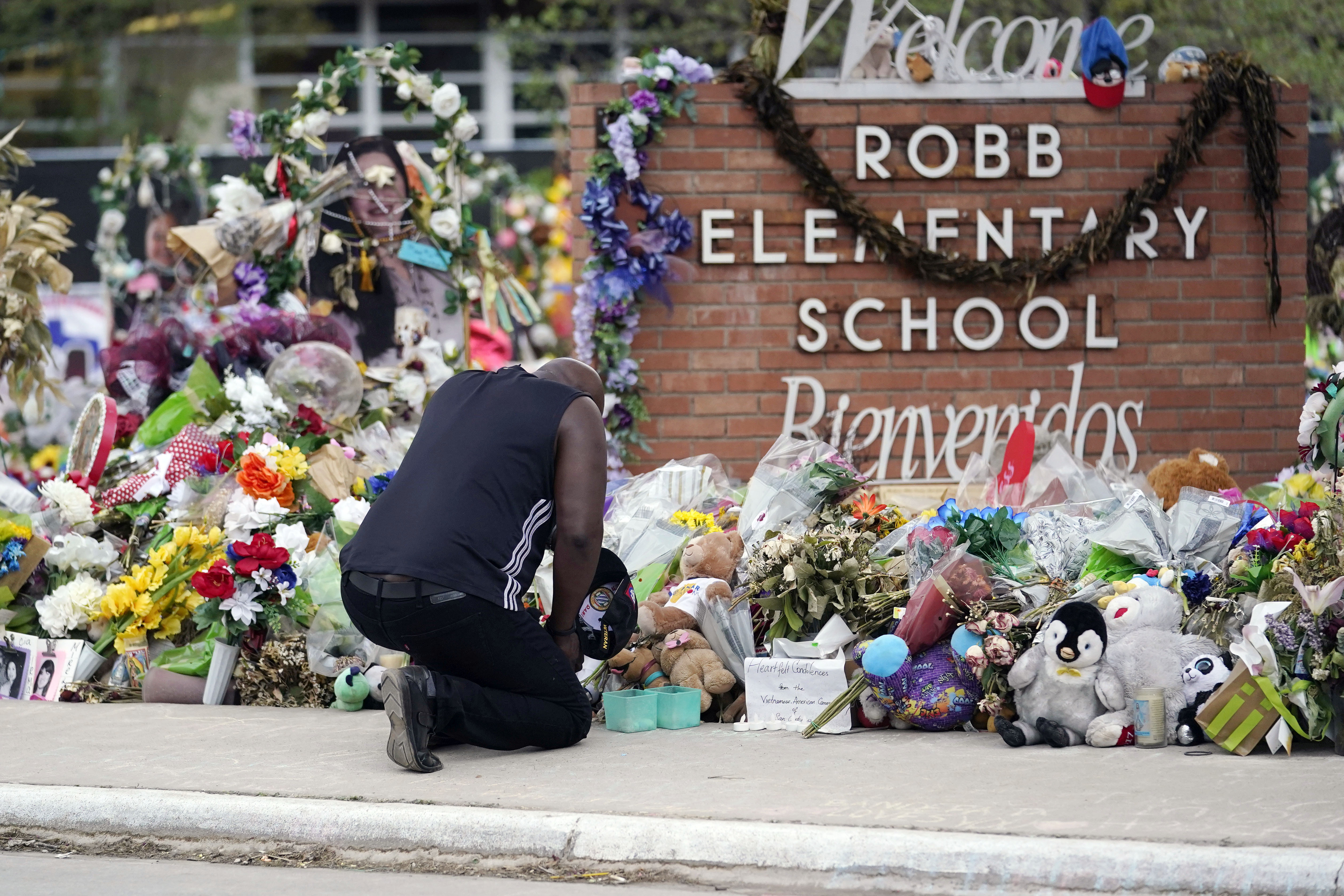 Mass shootings lead to widening divide on state gun policies - Vimarsana News