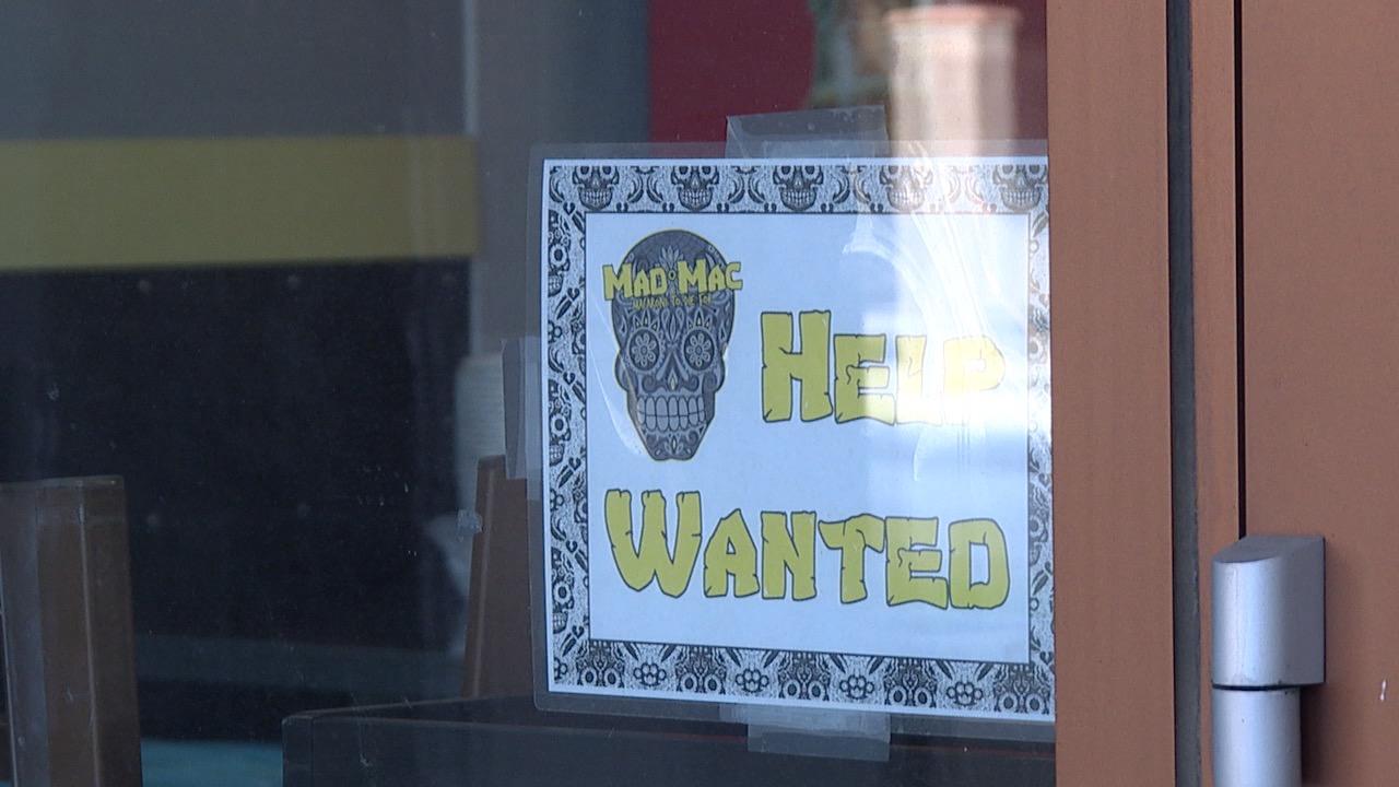'At this point we don't know what to do'. Mad Mac restaurant struggles to find workers - Vimarsana News