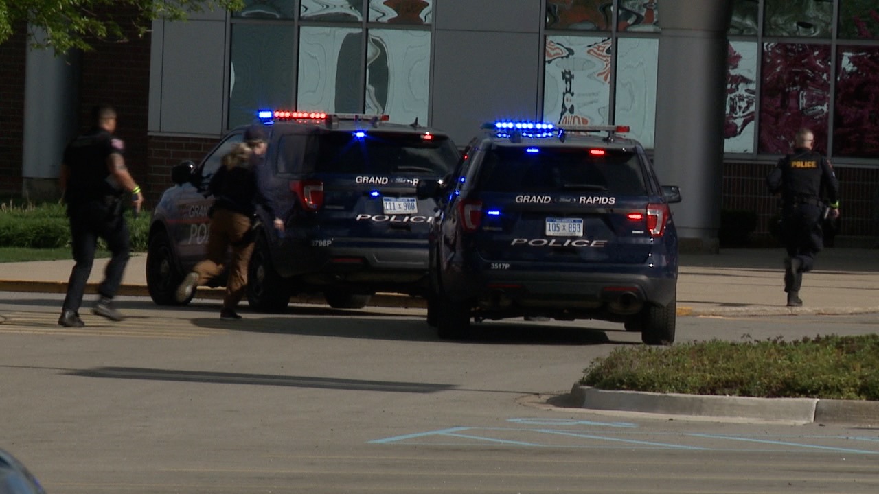 First responders hold active shooter training exercise at GRCC - Vimarsana News