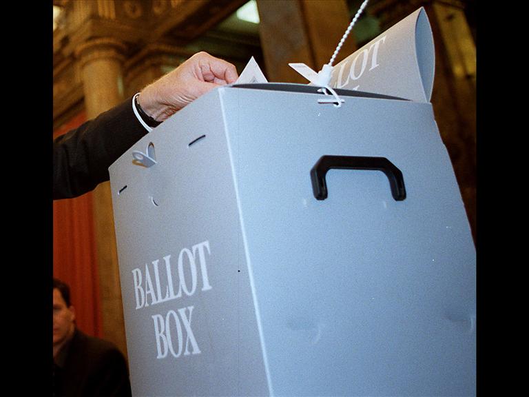 Concerns on who will run elections in Arizona counties - Vimarsana News