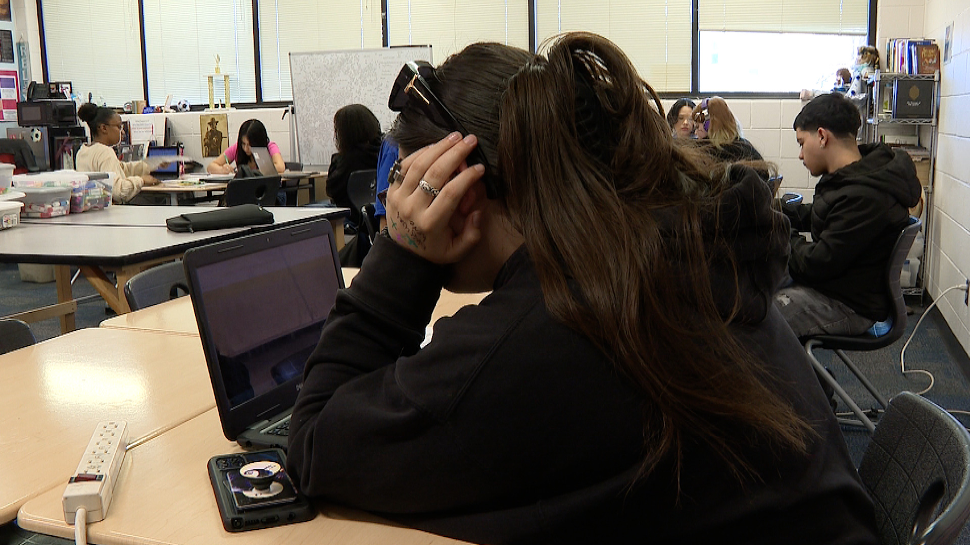 Colorado Springs school district applying for grant to stop kids from vaping - Vimarsana News