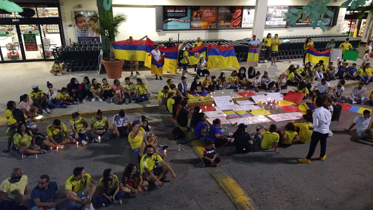 Palm Beach County residents hold rallies following deadly protests in Colombia - Vimarsana News