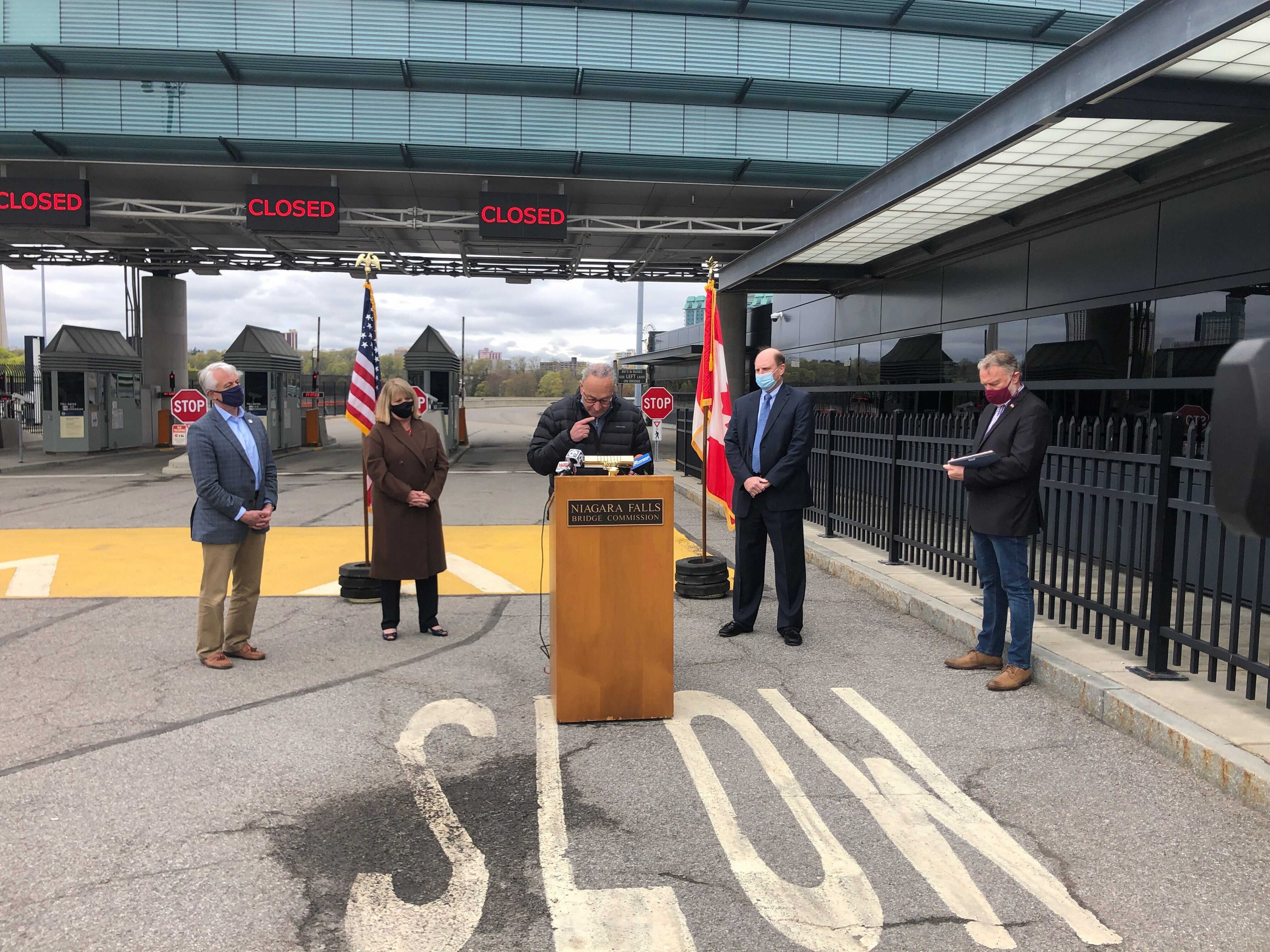 Schumer: U.S. officials need to work with Canada to reopen northern border ASAP - Vimarsana News