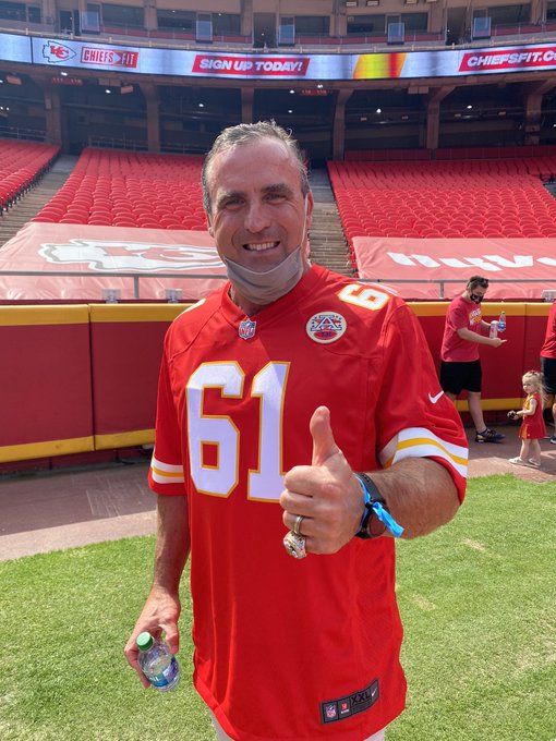Longtime center Tim Grunhard to be inducted into Chiefs Hall of Fame - Vimarsana News
