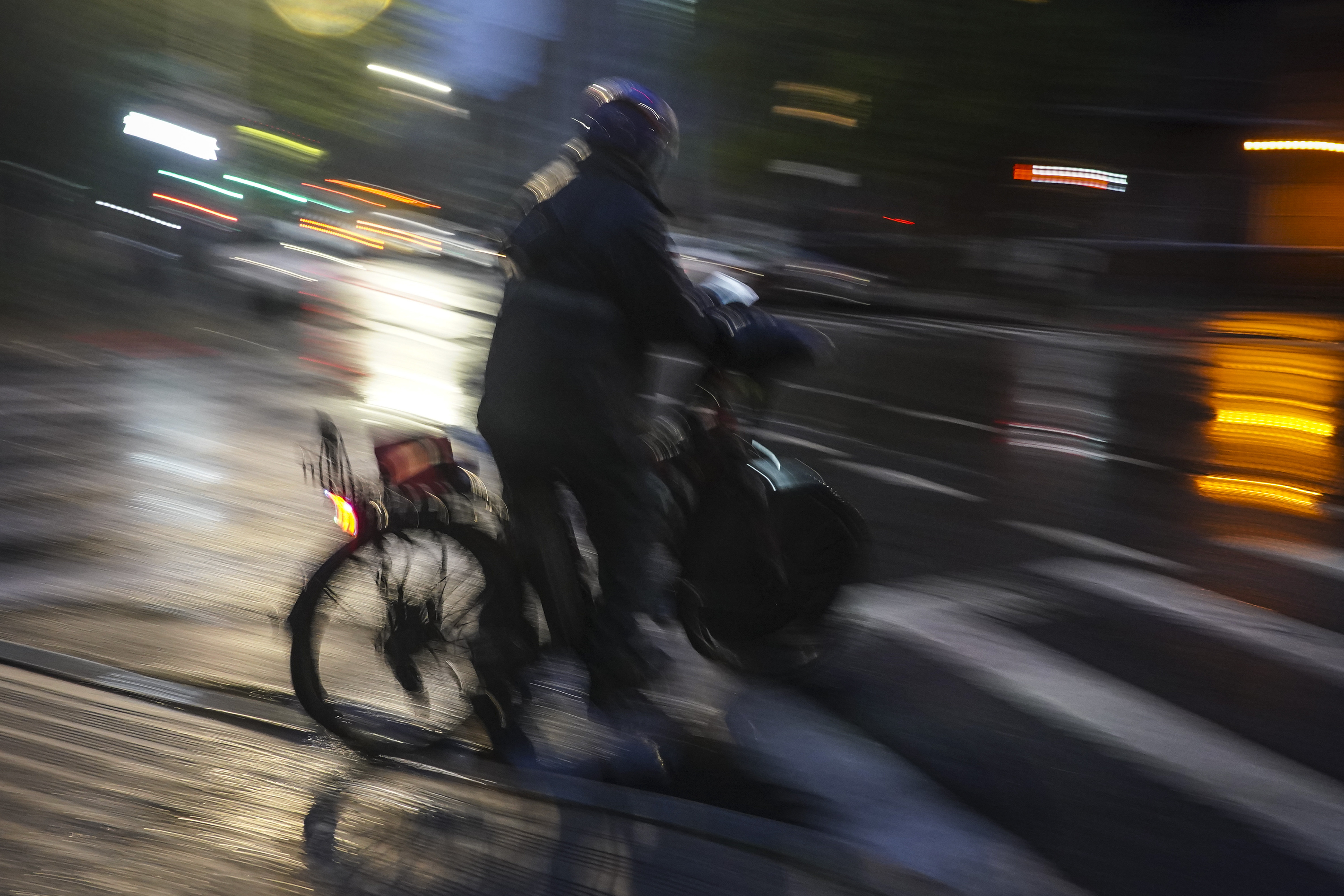 Attacks on delivery drivers add fears among gig workers - Vimarsana News