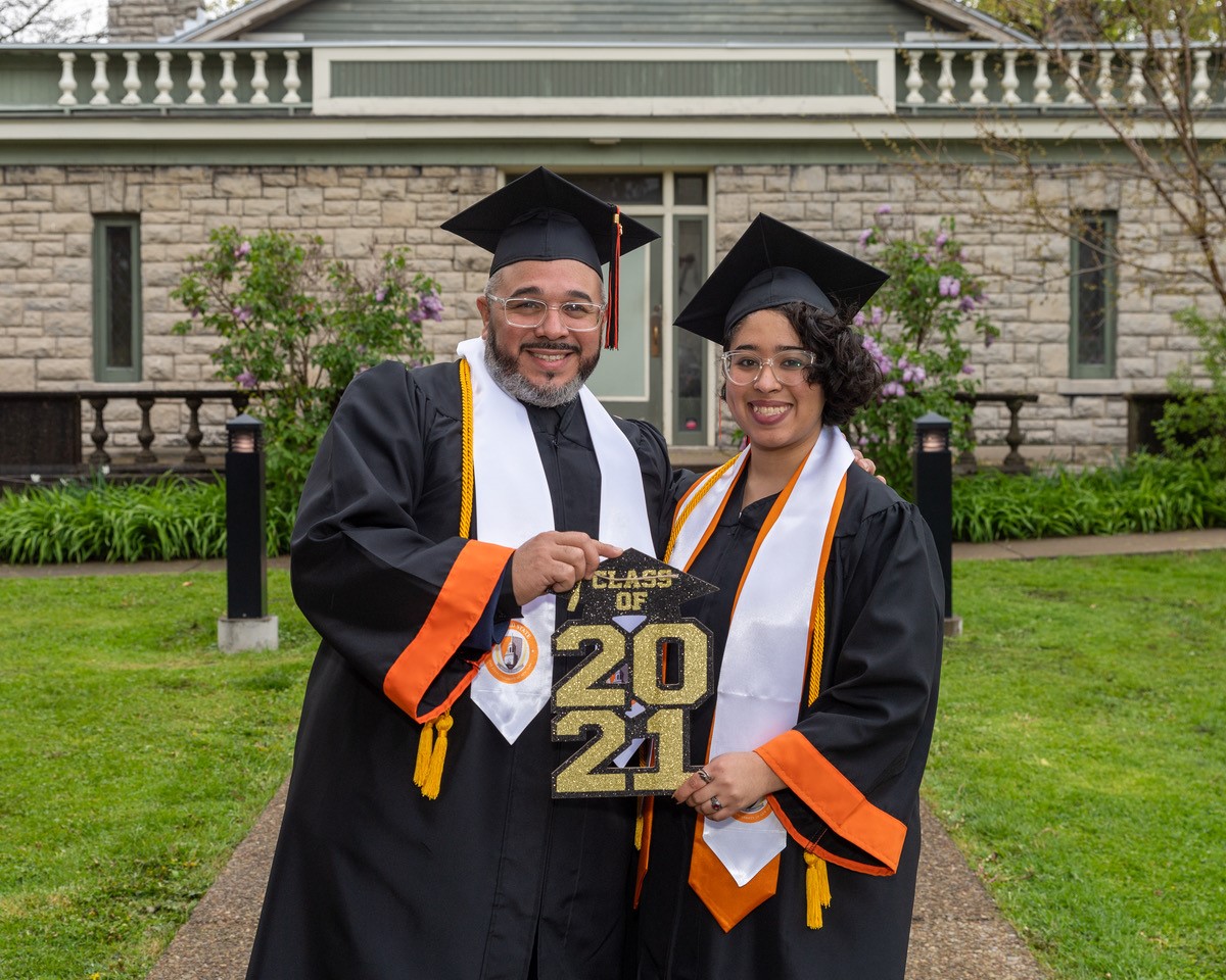 Dad follows daughter to college, both graduate with honors - Vimarsana News