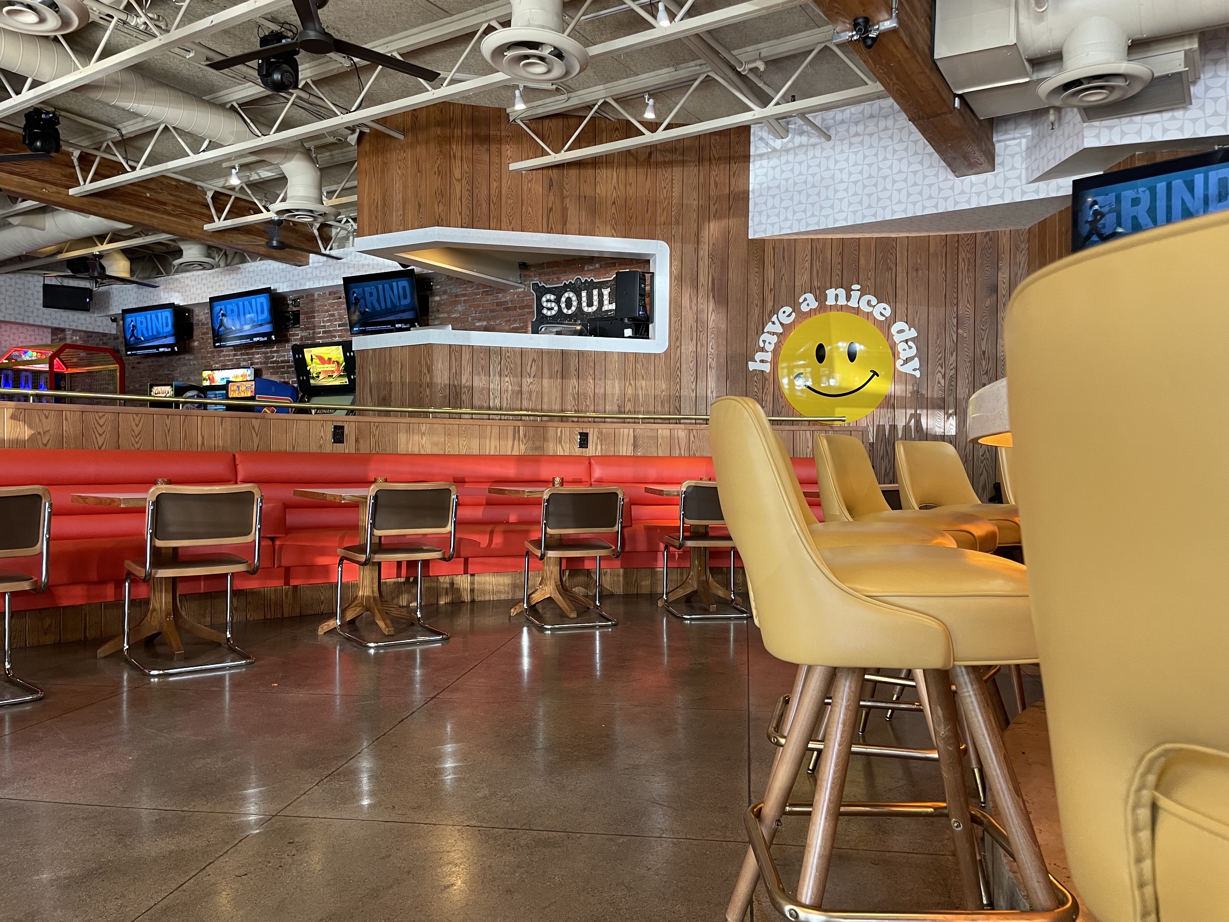 The Hot Chick: This popular 70s-themed bar in Old Town Scottsdale is back open - Vimarsana News