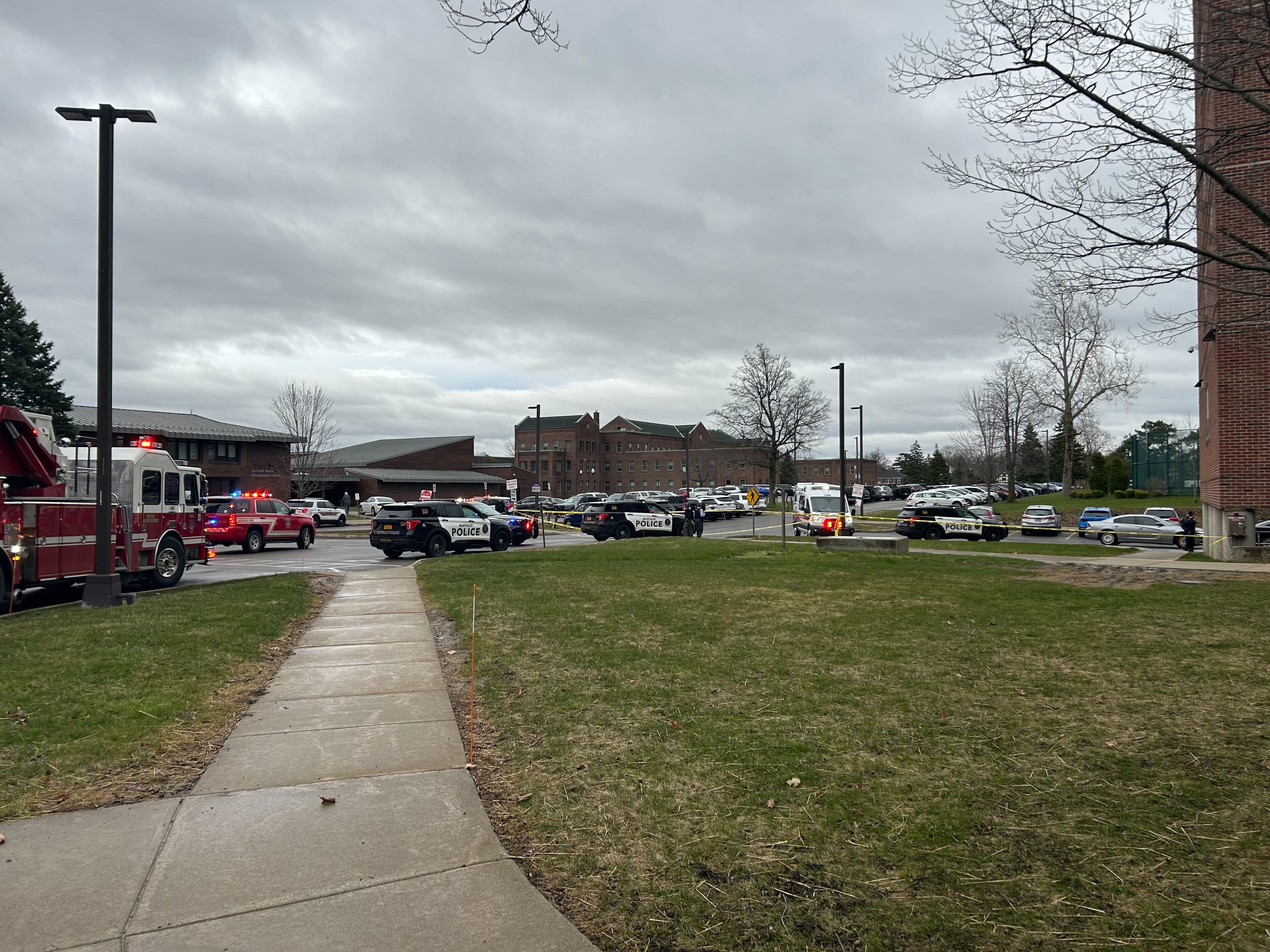 Three staffers stabbed, one person in custody at Buffalo Psychiatric Center - Vimarsana News