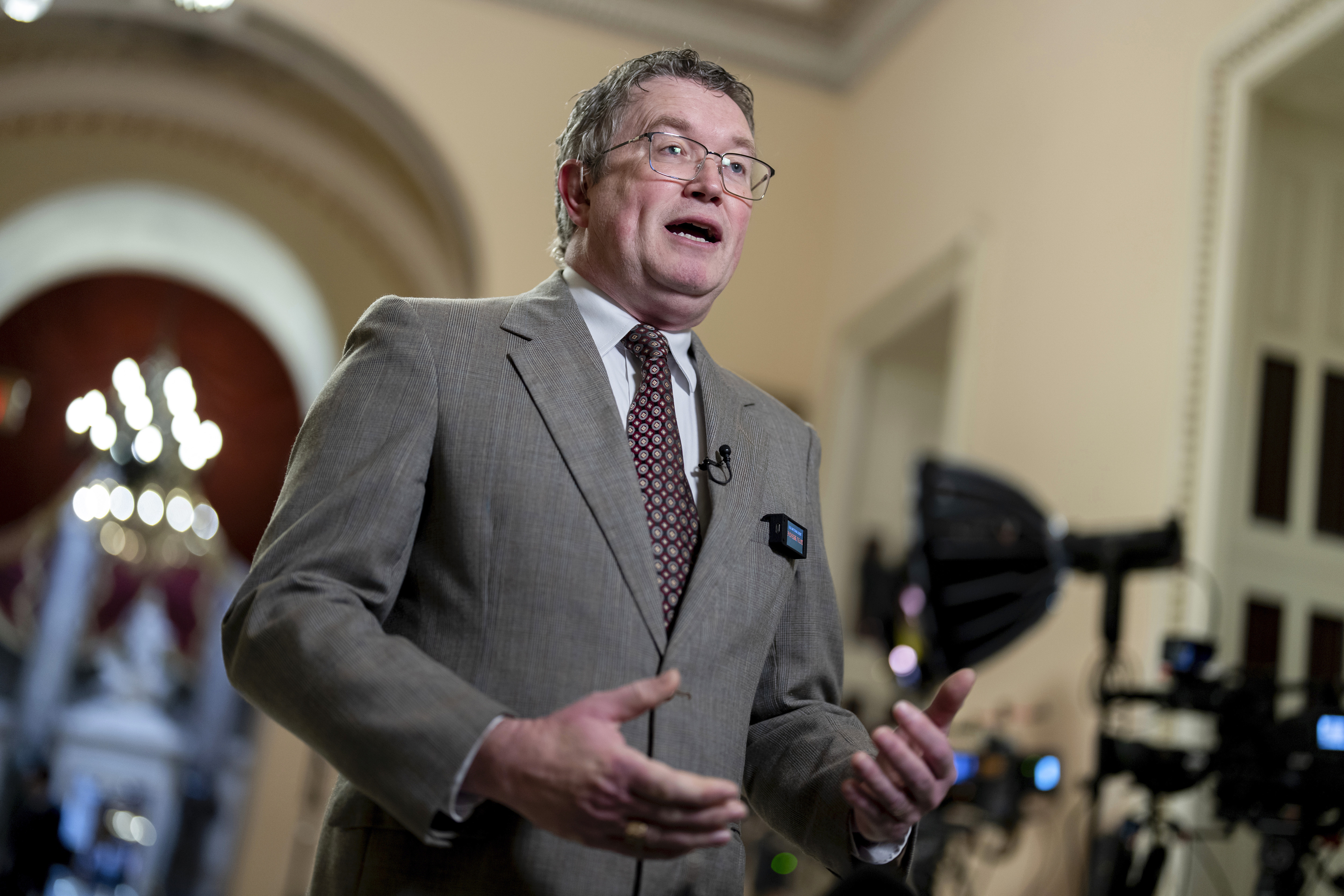 Massie's role in failed bid to oust speaker doesn't impact Kentucky primary - Vimarsana News