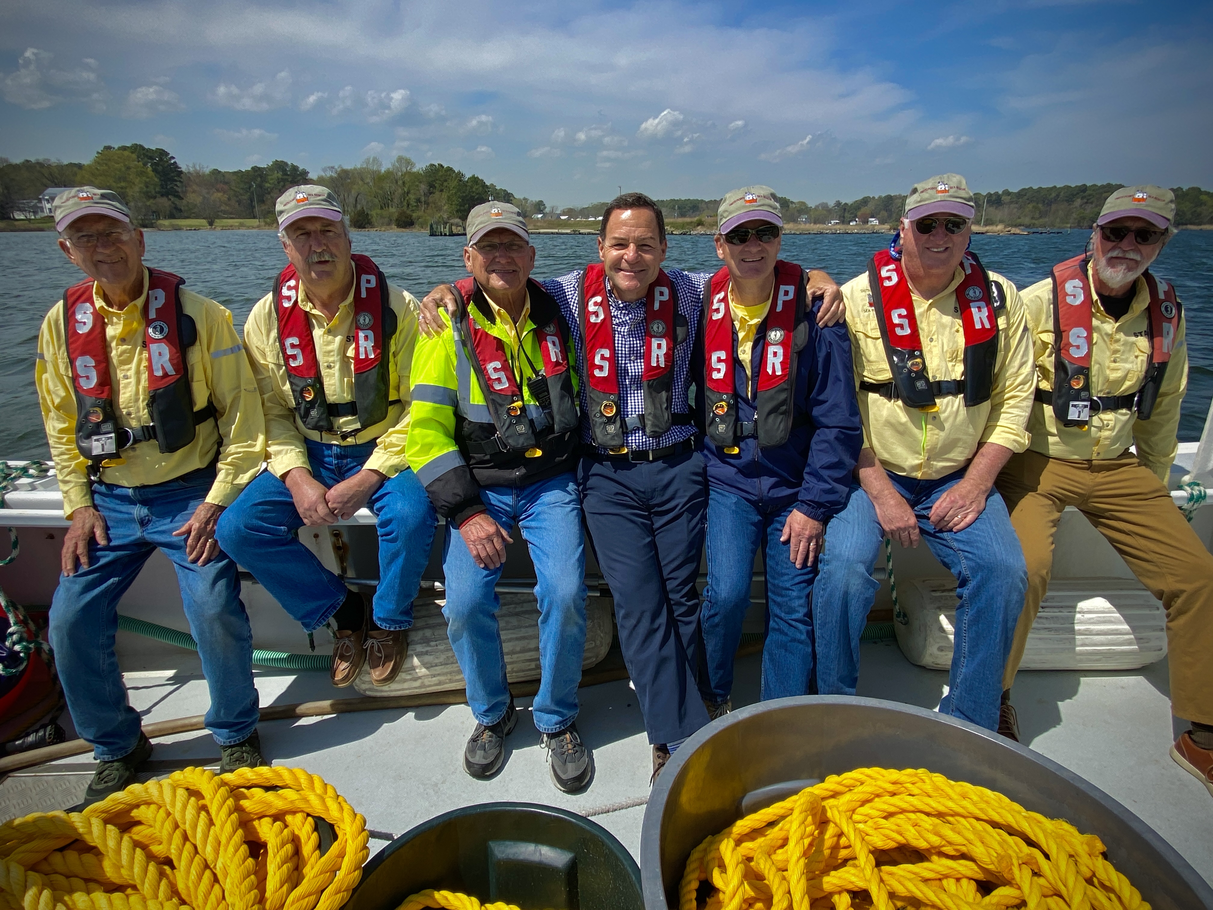 When trouble strikes boaters on the bay, they can count on this volunteer group - Vimarsana News
