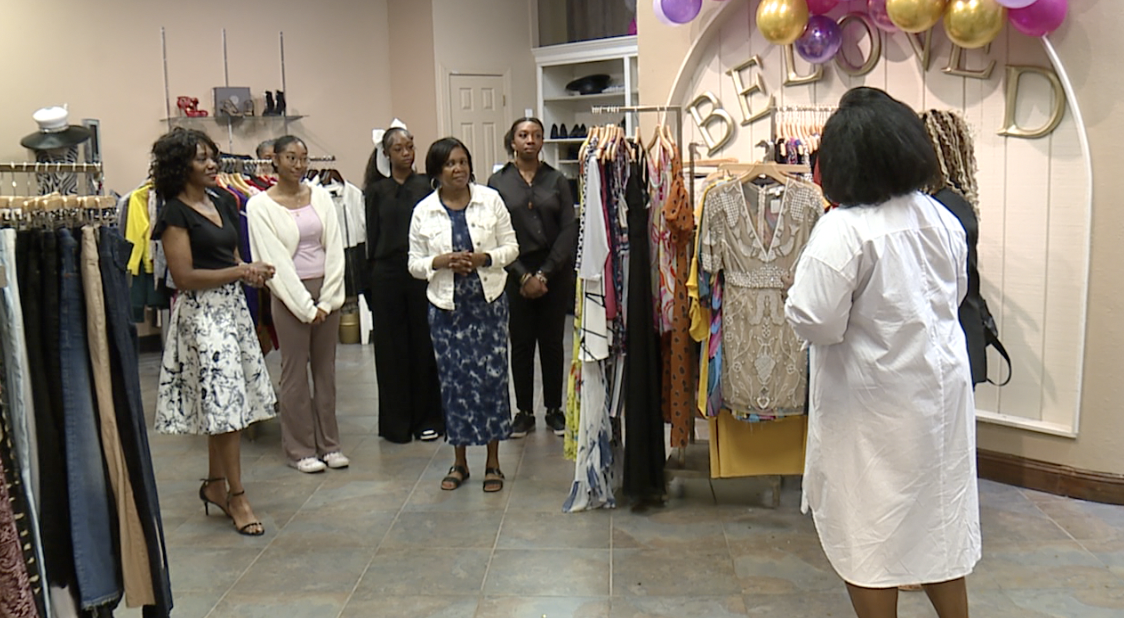 Pop-up boutique in KCMO focuses on empowering young, female entrepreneurs - Vimarsana News