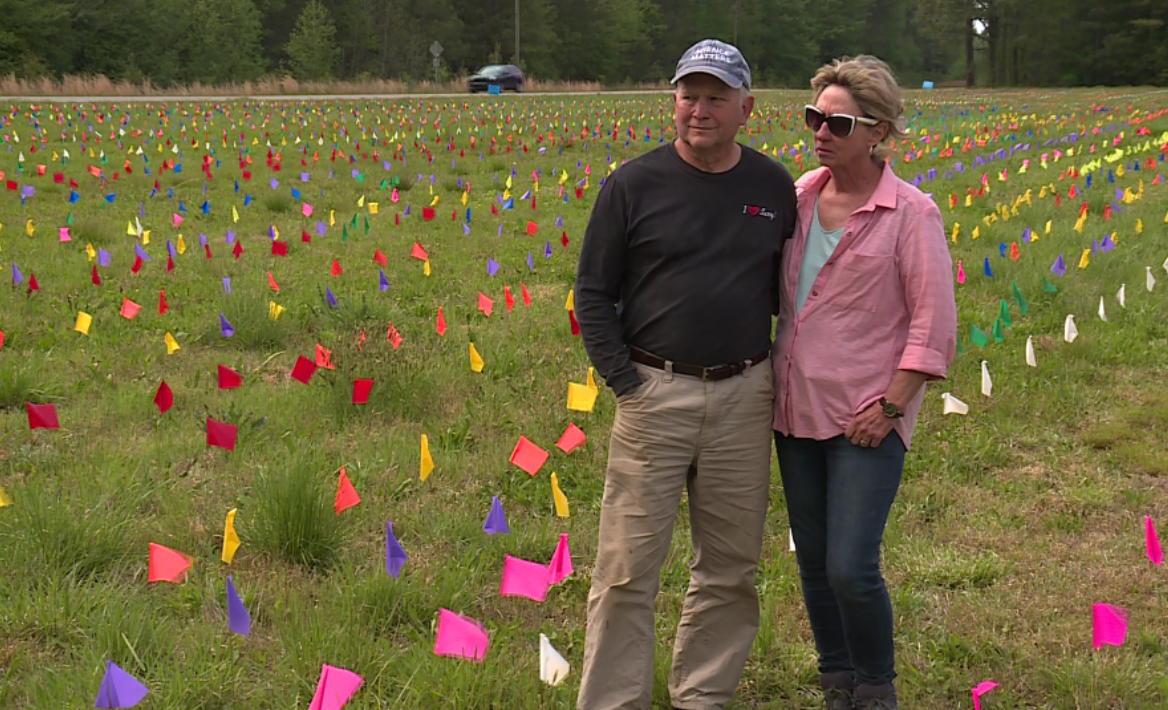 Farmers plant field of flags to remember Virginians lost to COVID - Vimarsana News