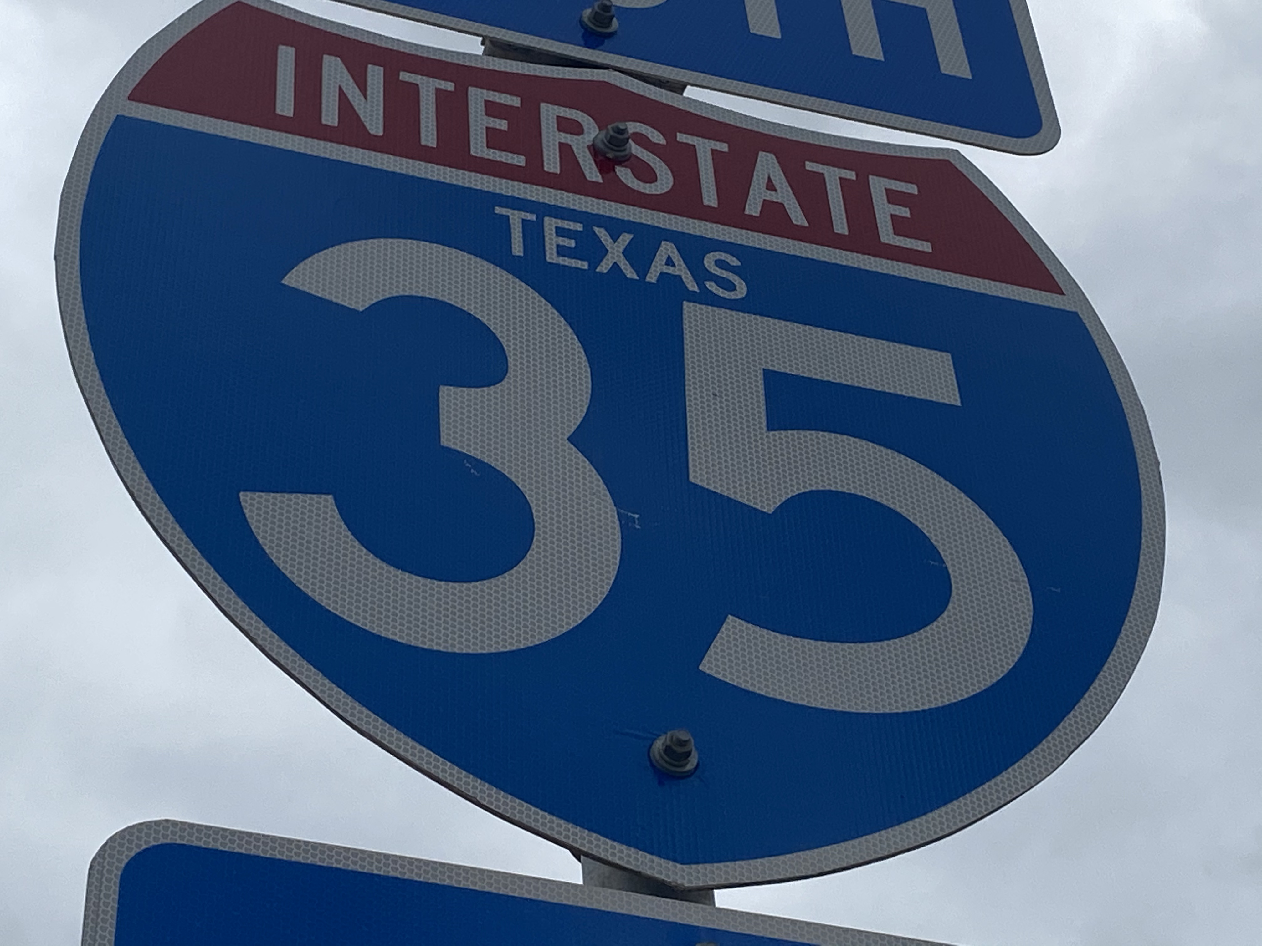 Construction on I-35 in TxDot Waco District reaches halfway point - Vimarsana News