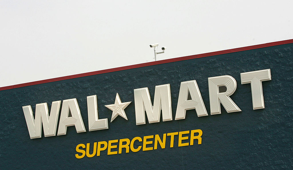A shooter wounded 4 in Ohio Walmart store before killing himself, police say - Vimarsana News