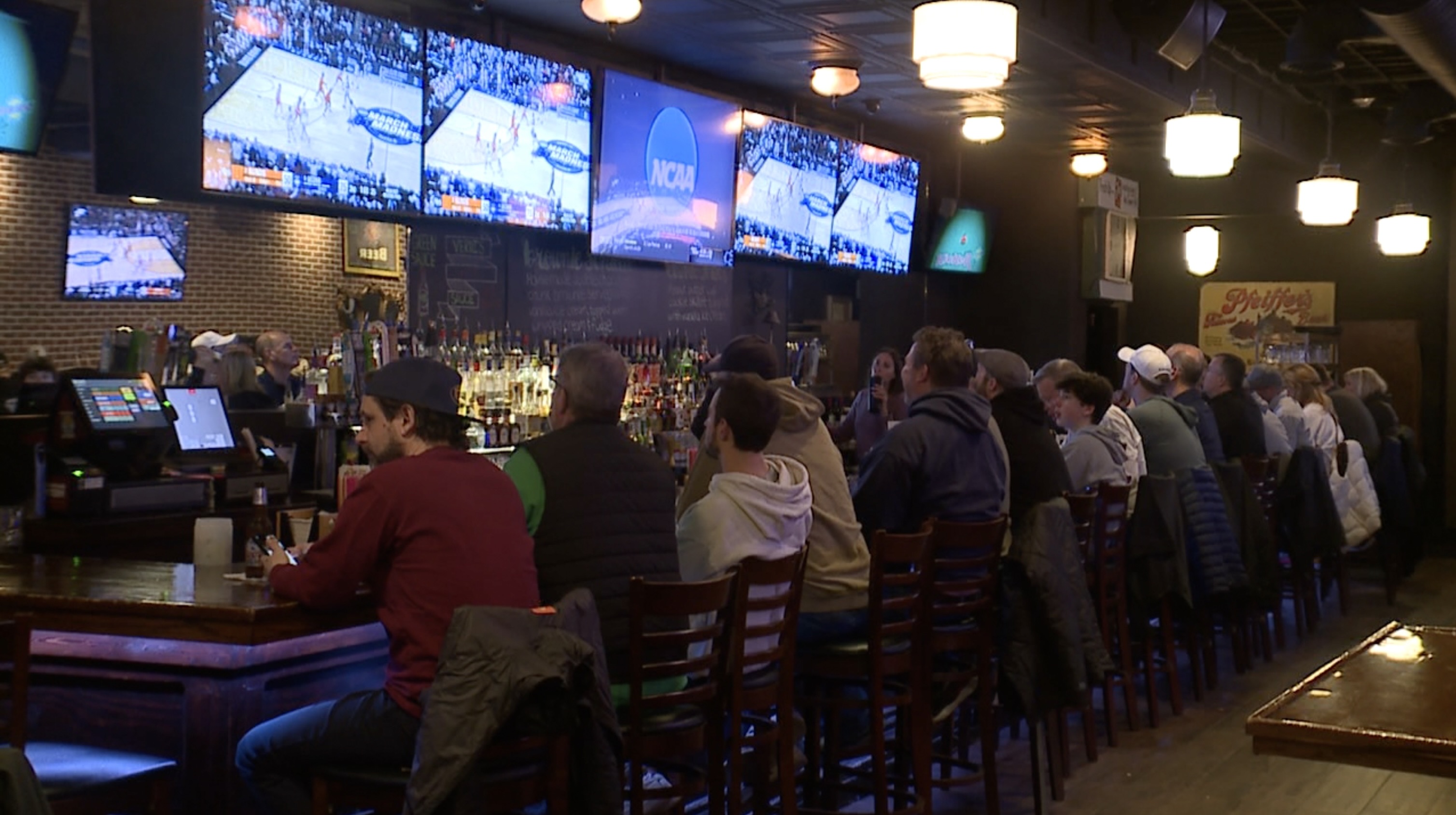 Downtown Detroit businesses seeing boost in customers from March Madness fans - Vimarsana News