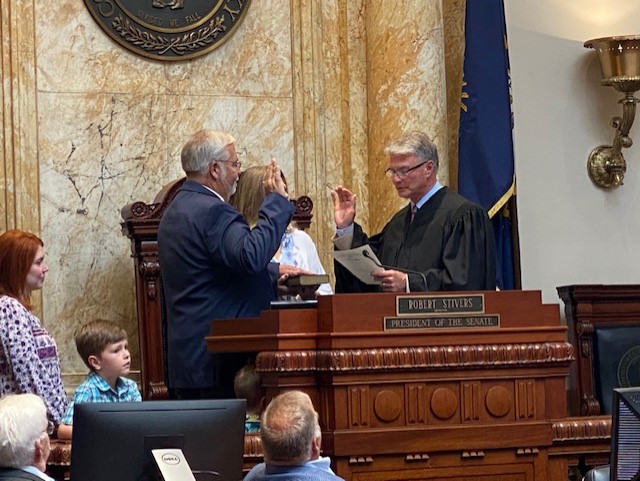Greg Elkins sworn into Kentucky Senate after winning special election - Vimarsana News
