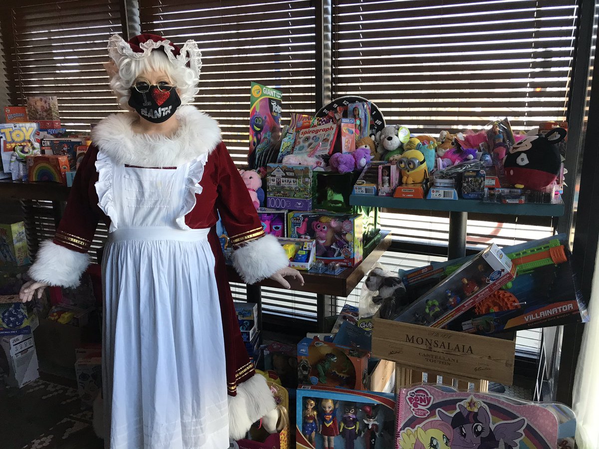 'Mrs. Claus' spreads joy, starts toy drive for children in need - Vimarsana News