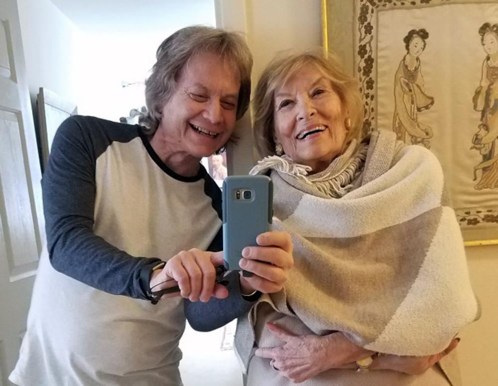 After sad Mother's Day 2020, vaccines offer sweet reunions - Vimarsana News