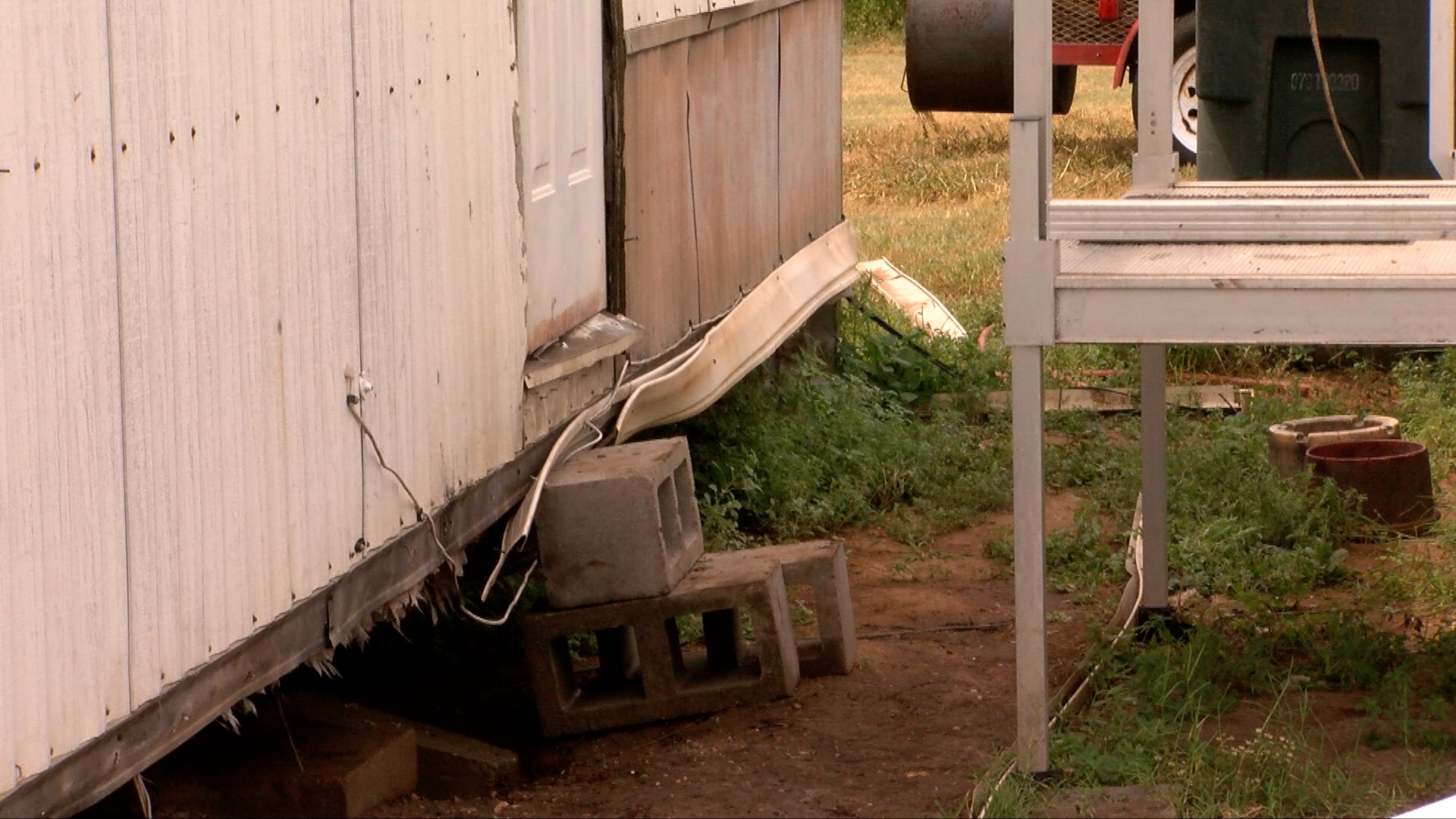 Strong winds nearly blew veteran's home away - Vimarsana News