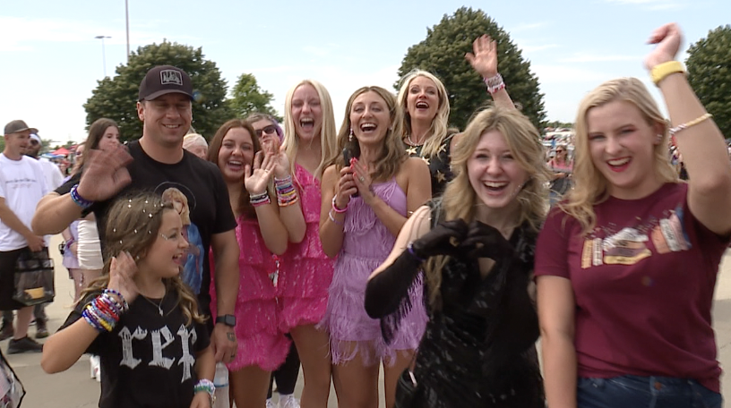 Fans pack GEHA Field at Arrowhead Stadium for Taylor Swift's 'Eras' Tour - Vimarsana News