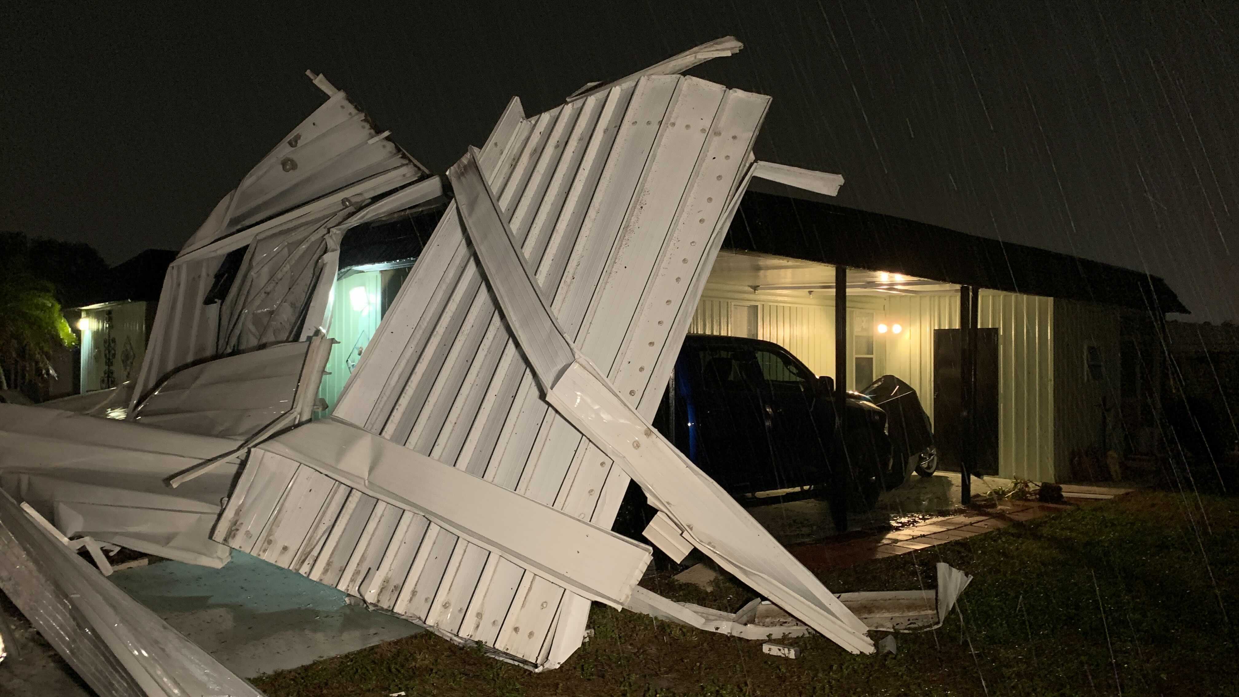 Christmas Eve storm damages parts of Pinellas County neighborhood - Vimarsana News