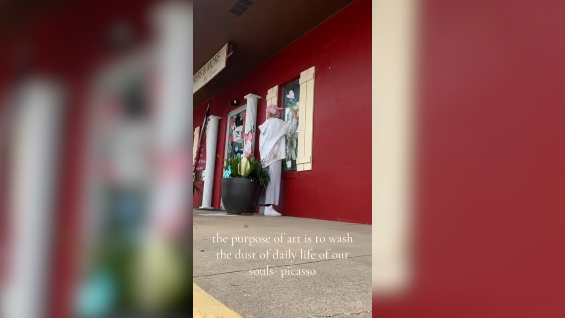 Helping each other out: How window displays are a win-win - Vimarsana News