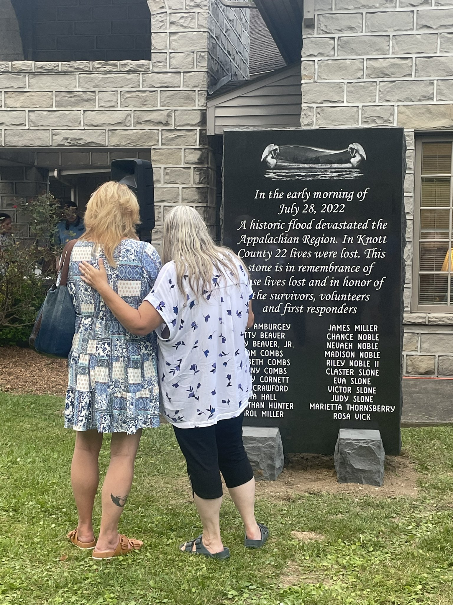 Knott County unveils monument to 22 killed in flooding - Vimarsana News