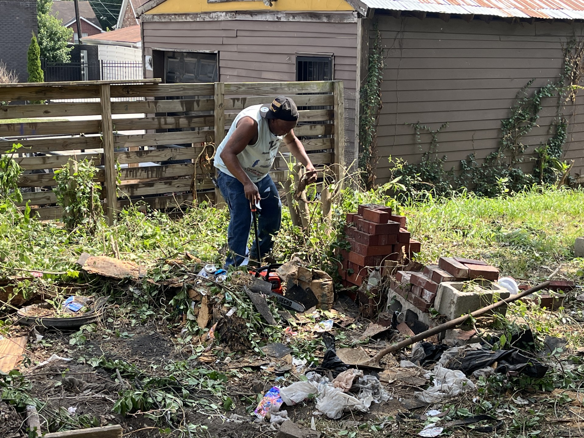 Volunteers rally around woman in danger of losing her family home of 80 years - Vimarsana News