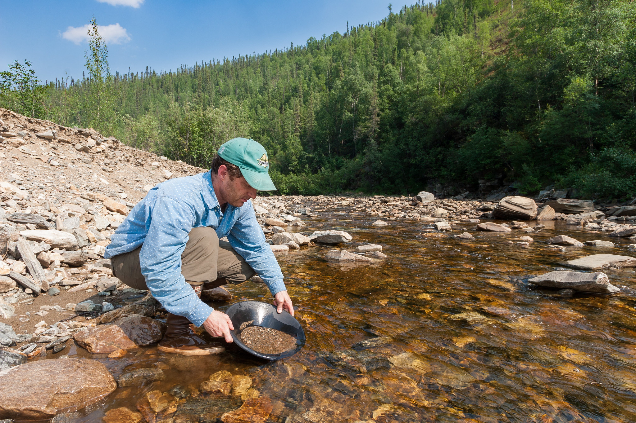 New gold rush underway in California following exceptionally wet winter - Vimarsana News