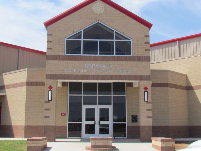Employee investigation at Bremond ISD after teacher allegedly had improper relations with student - Vimarsana News