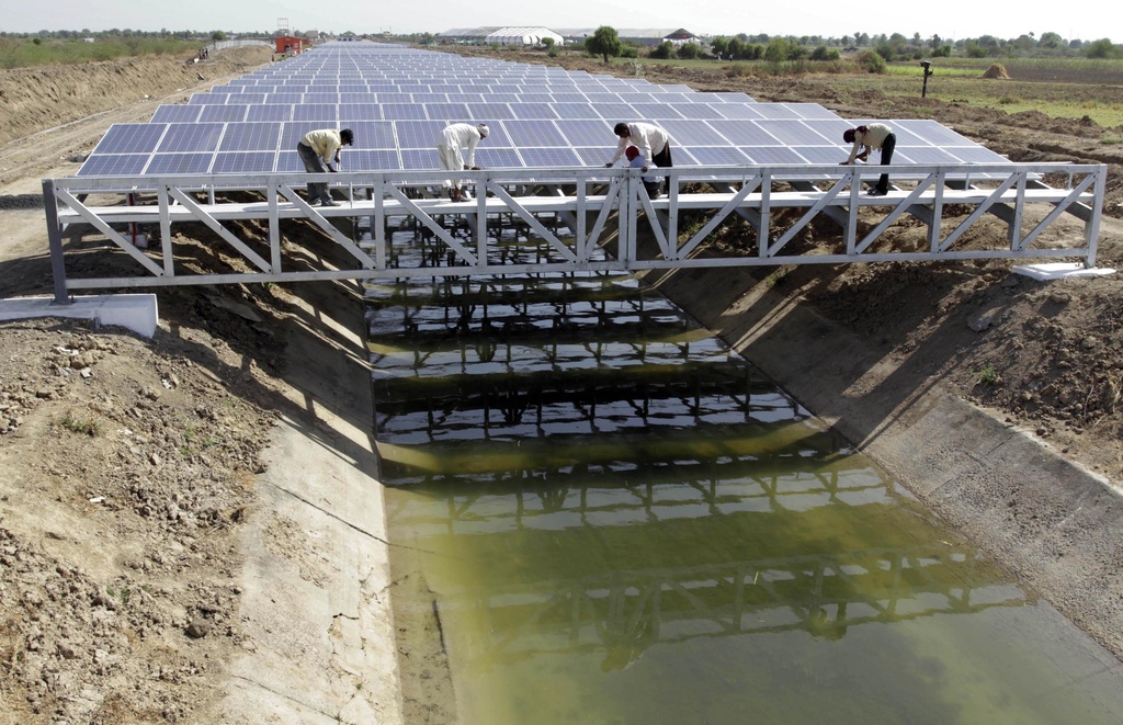 Solar panels on water canals. So why aren't they widespread? - Vimarsana News