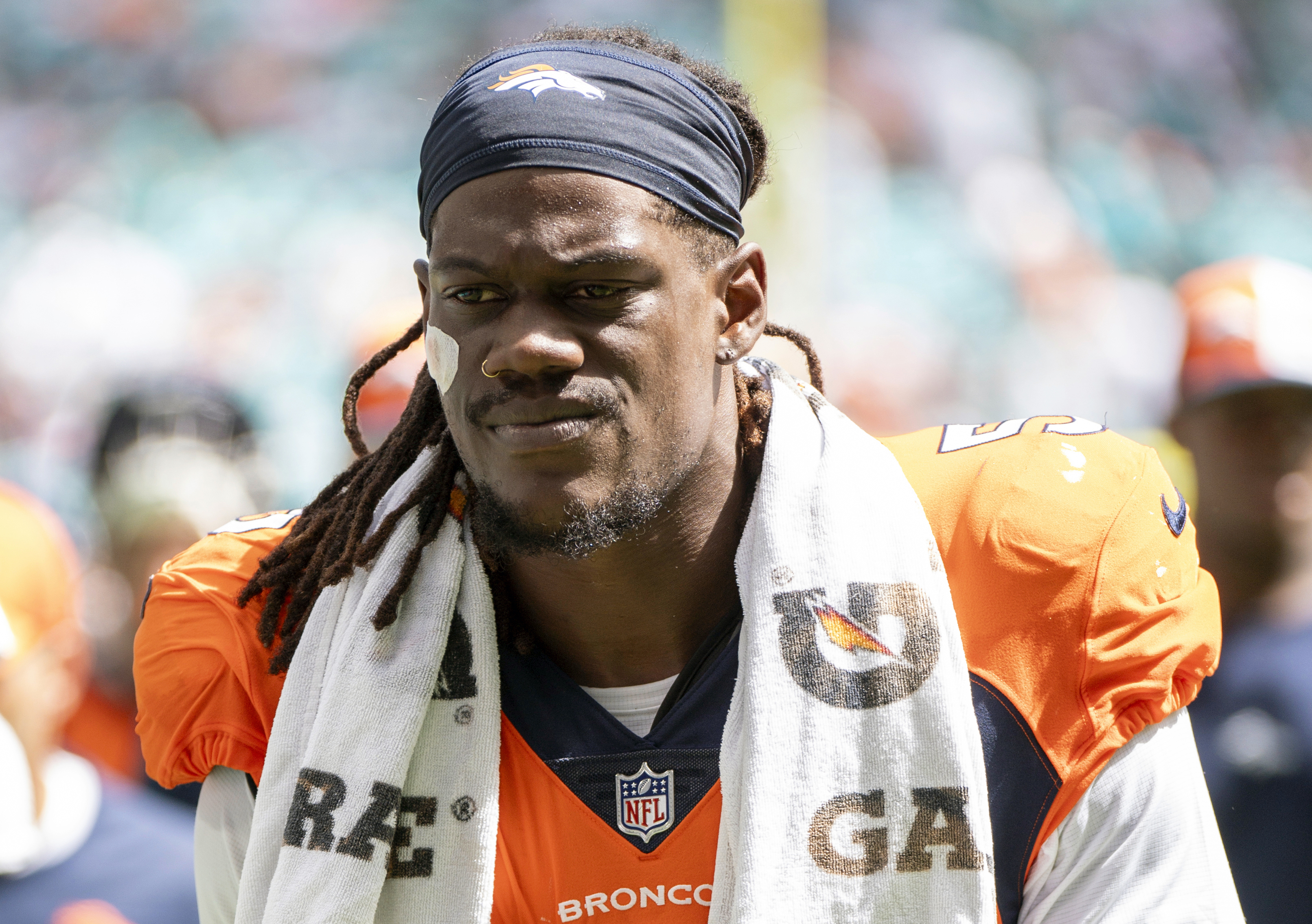 Randy Gregory sues the NFL and the Broncos over fines for therapeutic THC use - Vimarsana News