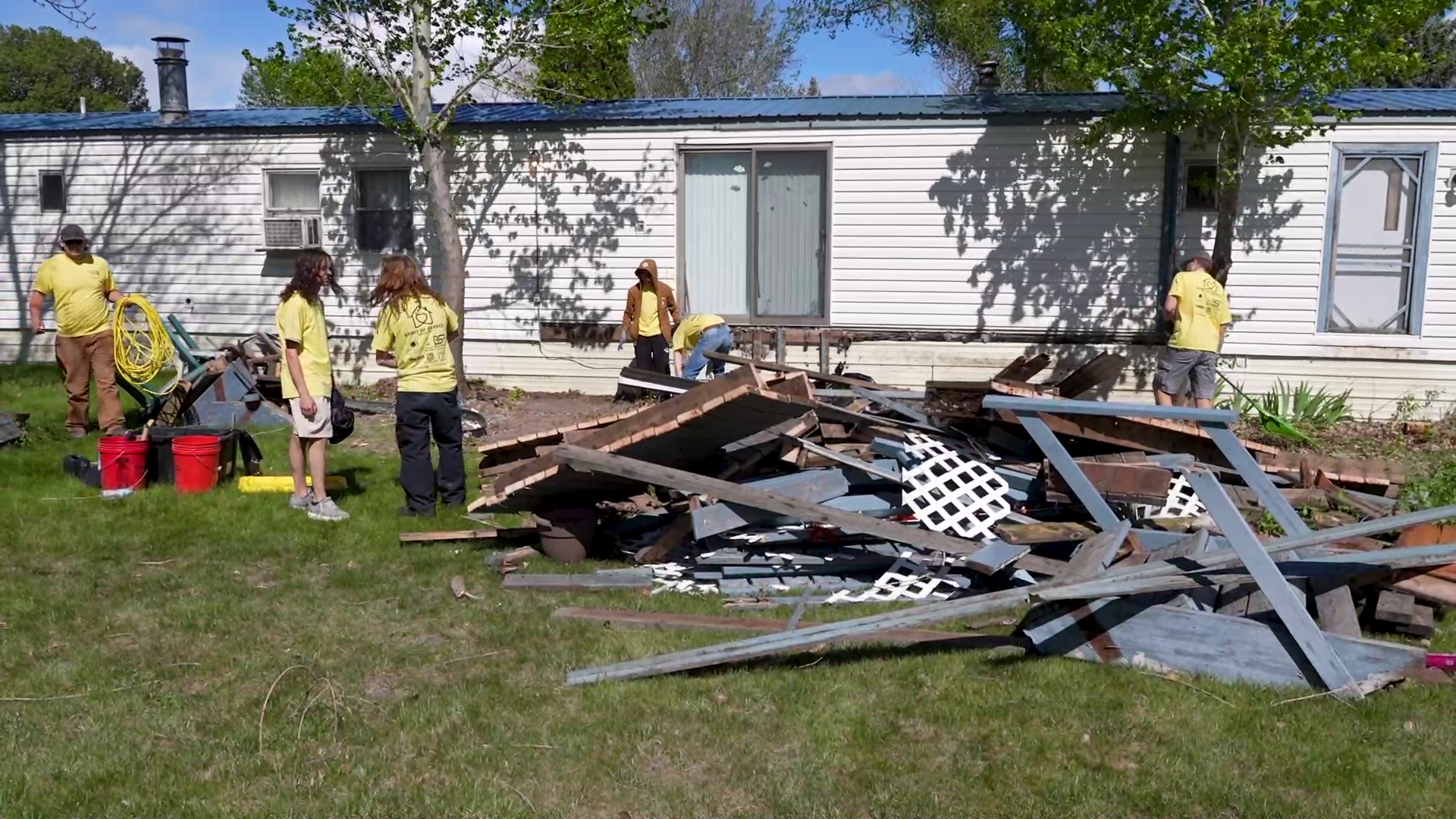 'Spirit Of Service' volunteers help homeowners with clean-ups - Vimarsana News