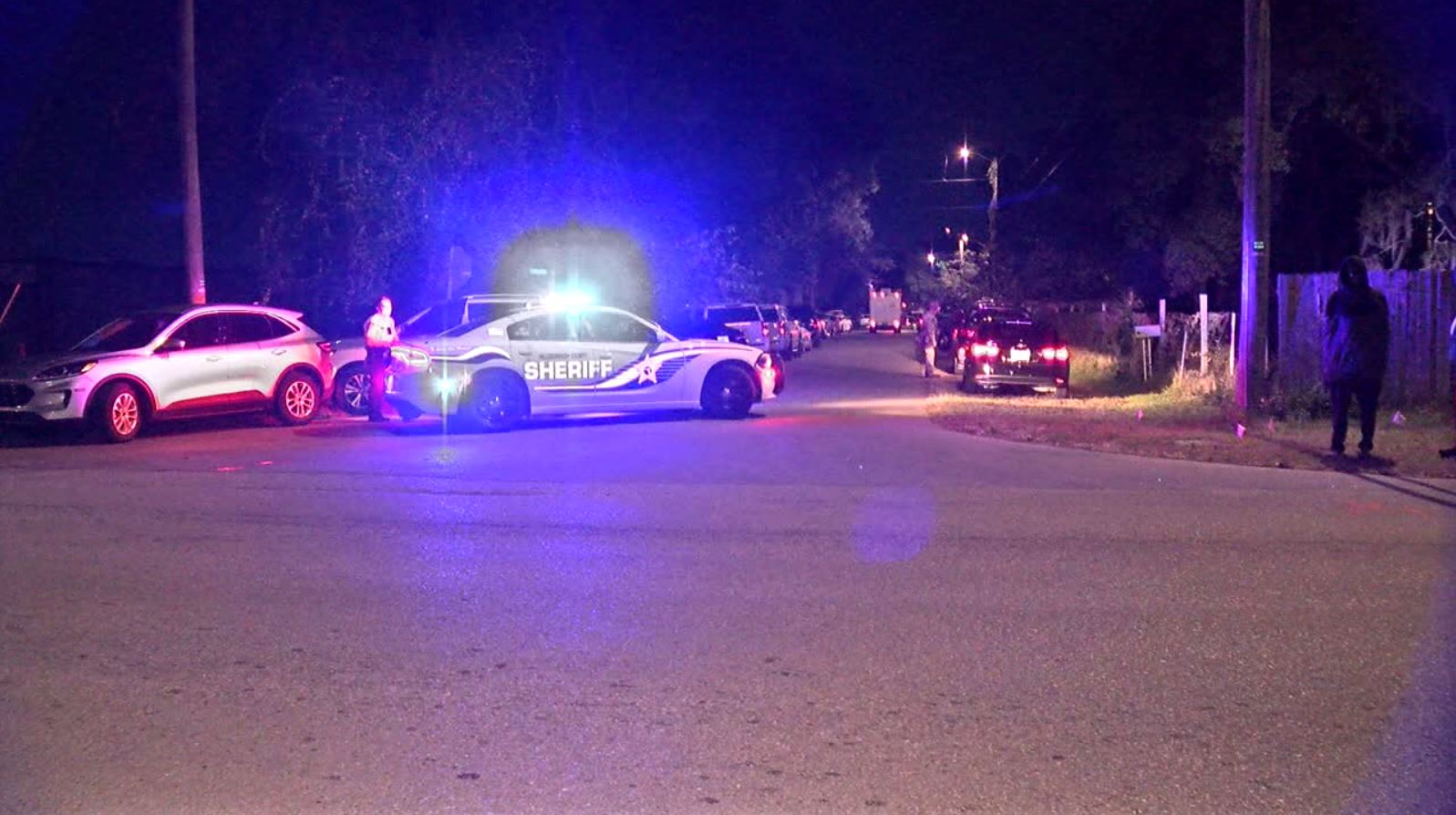 Hillsborough County shooting suspect barricaded in home with woman, 5 kids surrenders peacefully - Vimarsana News