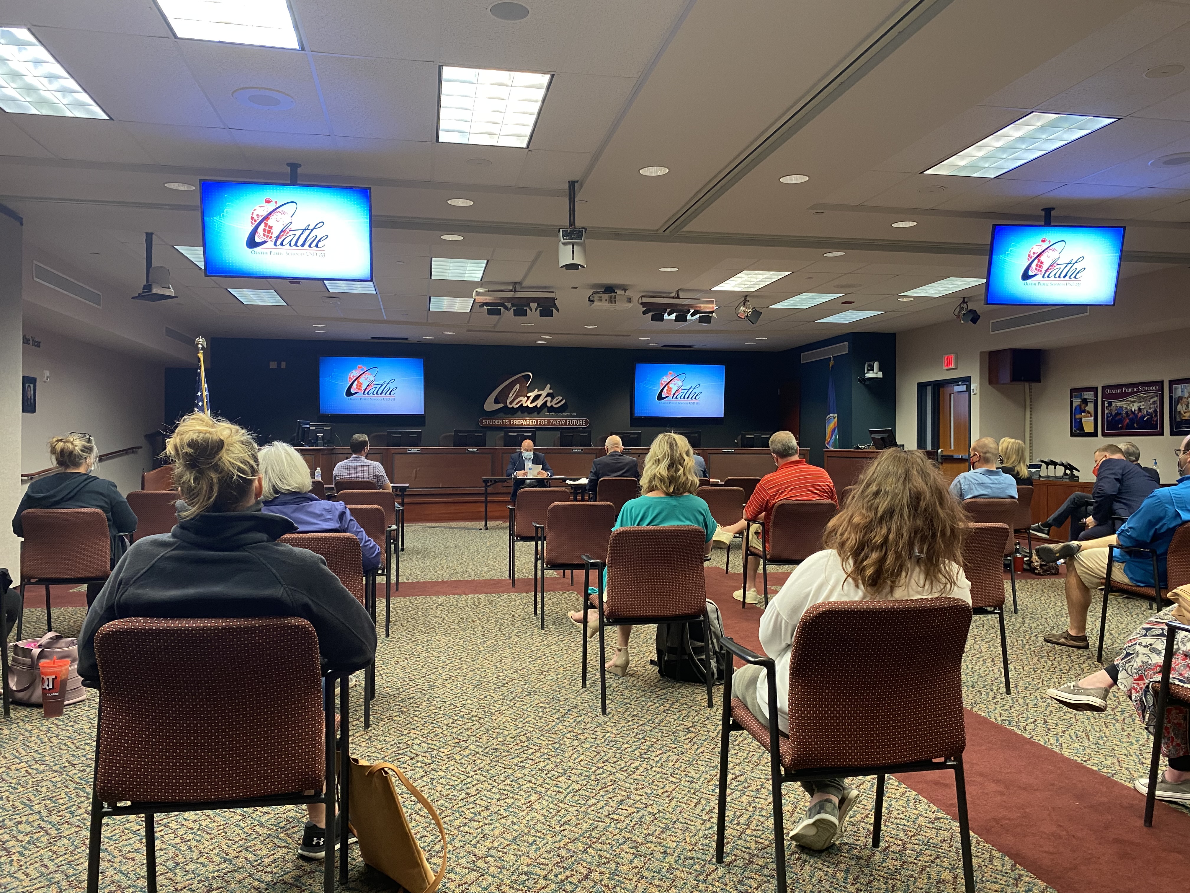 Olathe Public Schools parent challenges mask mandate - Vimarsana News
