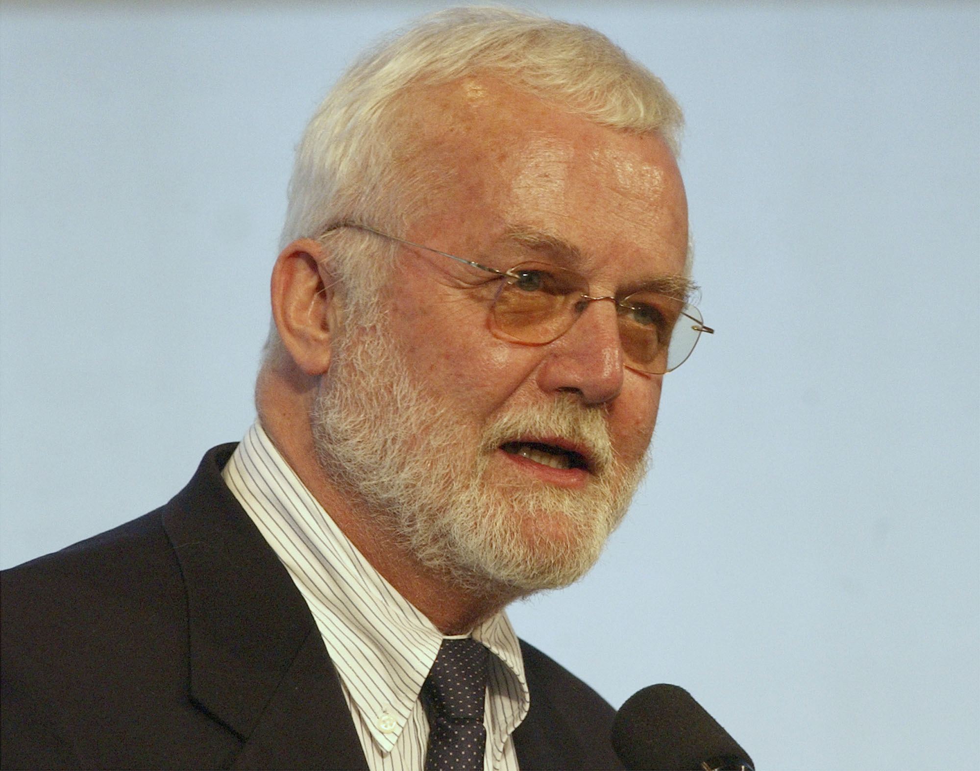 Russell Banks, praised author of 'Cloudsplitter,' dies at 82 - Vimarsana News
