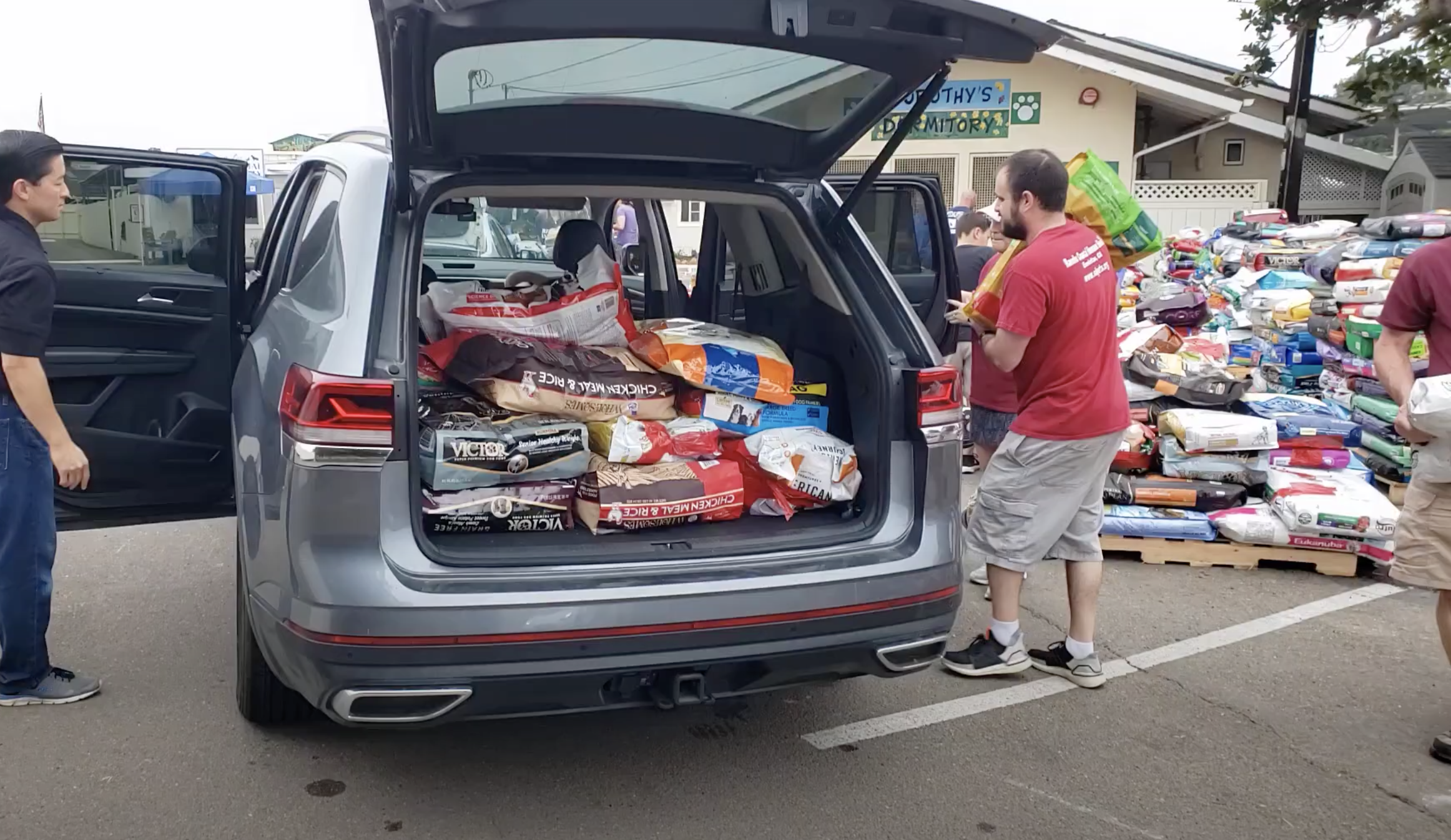 Rancho Coastal Humane Society helps feed dozens of pets - Vimarsana News