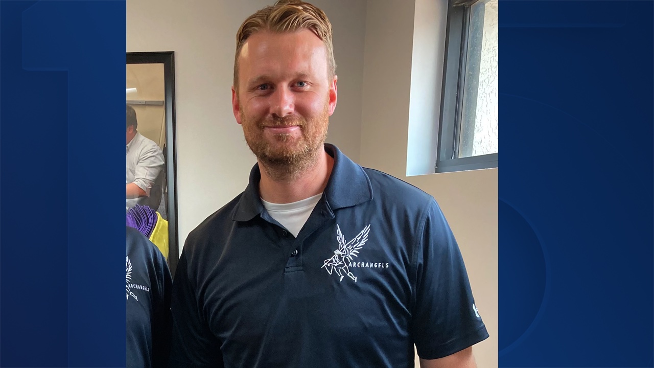 Mesa officer critically injured on duty is focusing on helping others - Vimarsana News