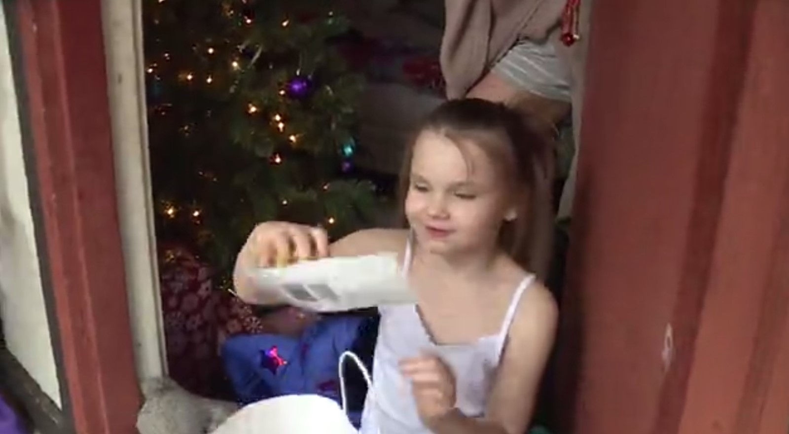 Police visit Petersburg motel to bring Christmas cheer to children - Vimarsana News