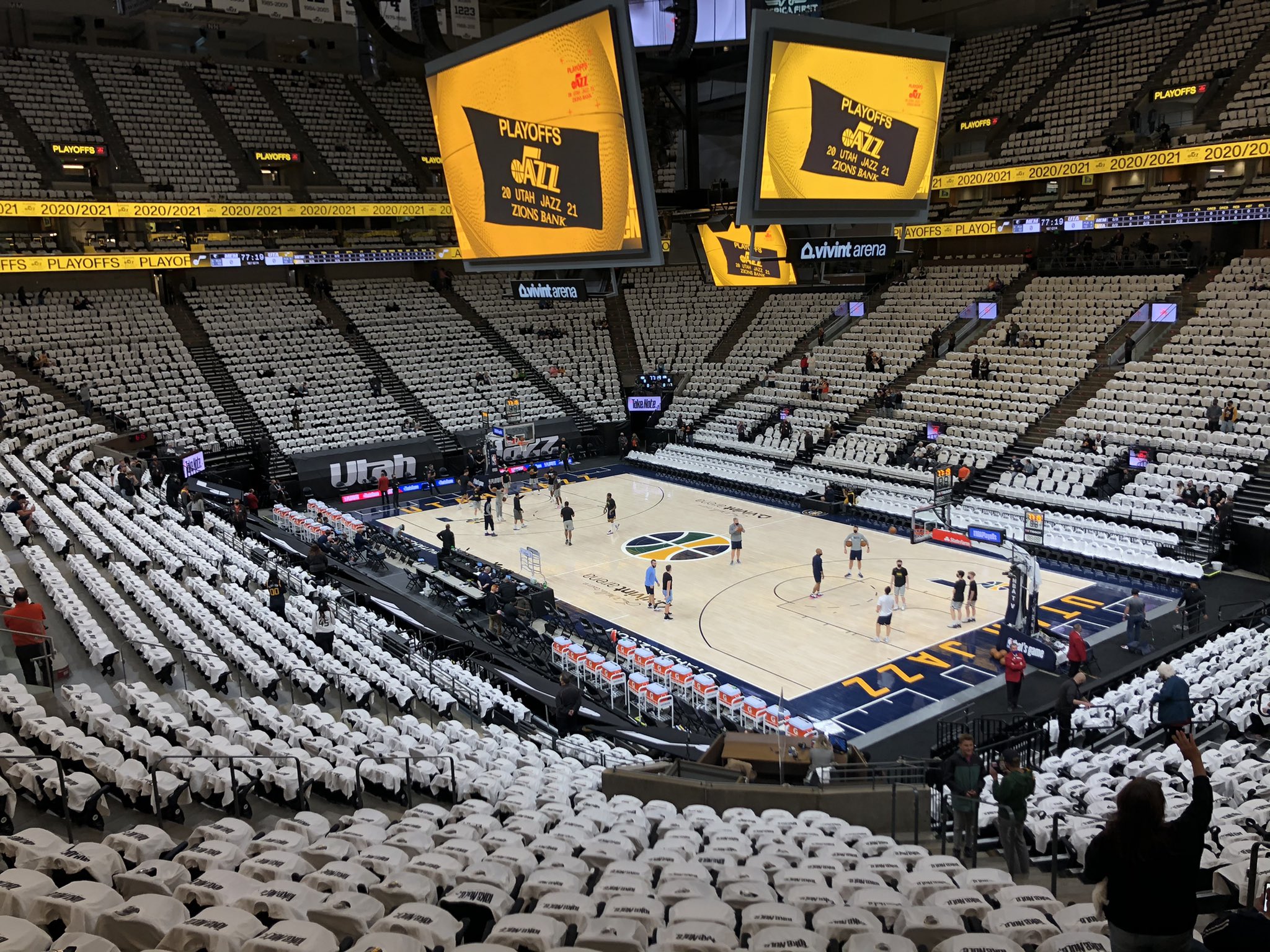 Vivint Arena doubles crowd size for Utah Jazz playoffs; Vendors welcome return - Vimarsana News
